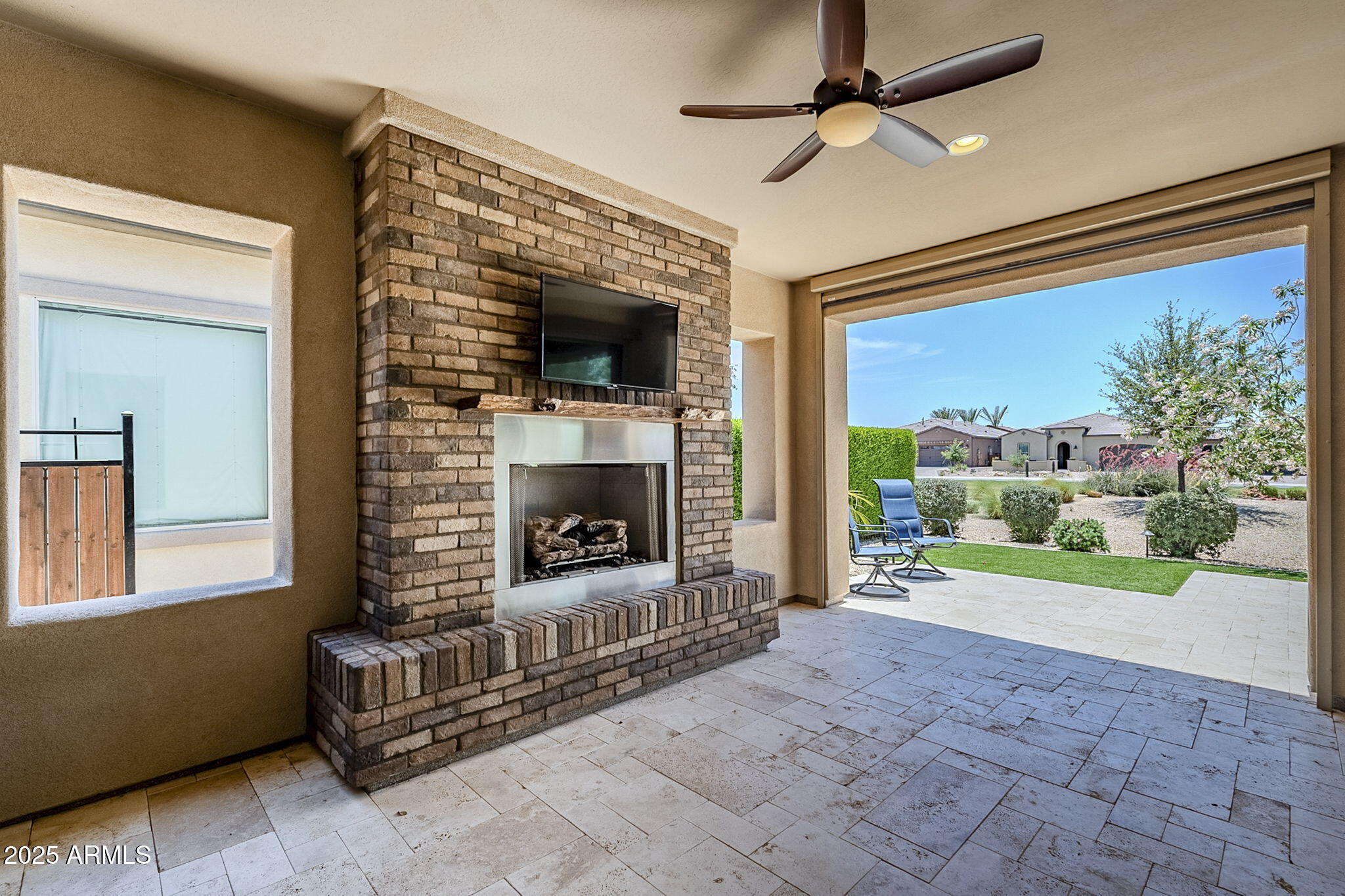 841 E FARMERS Lane