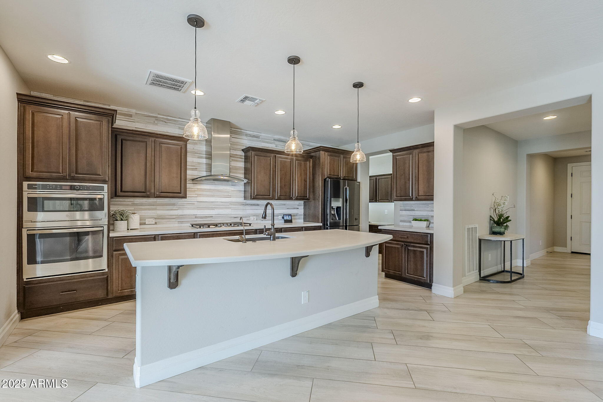841 E FARMERS Lane