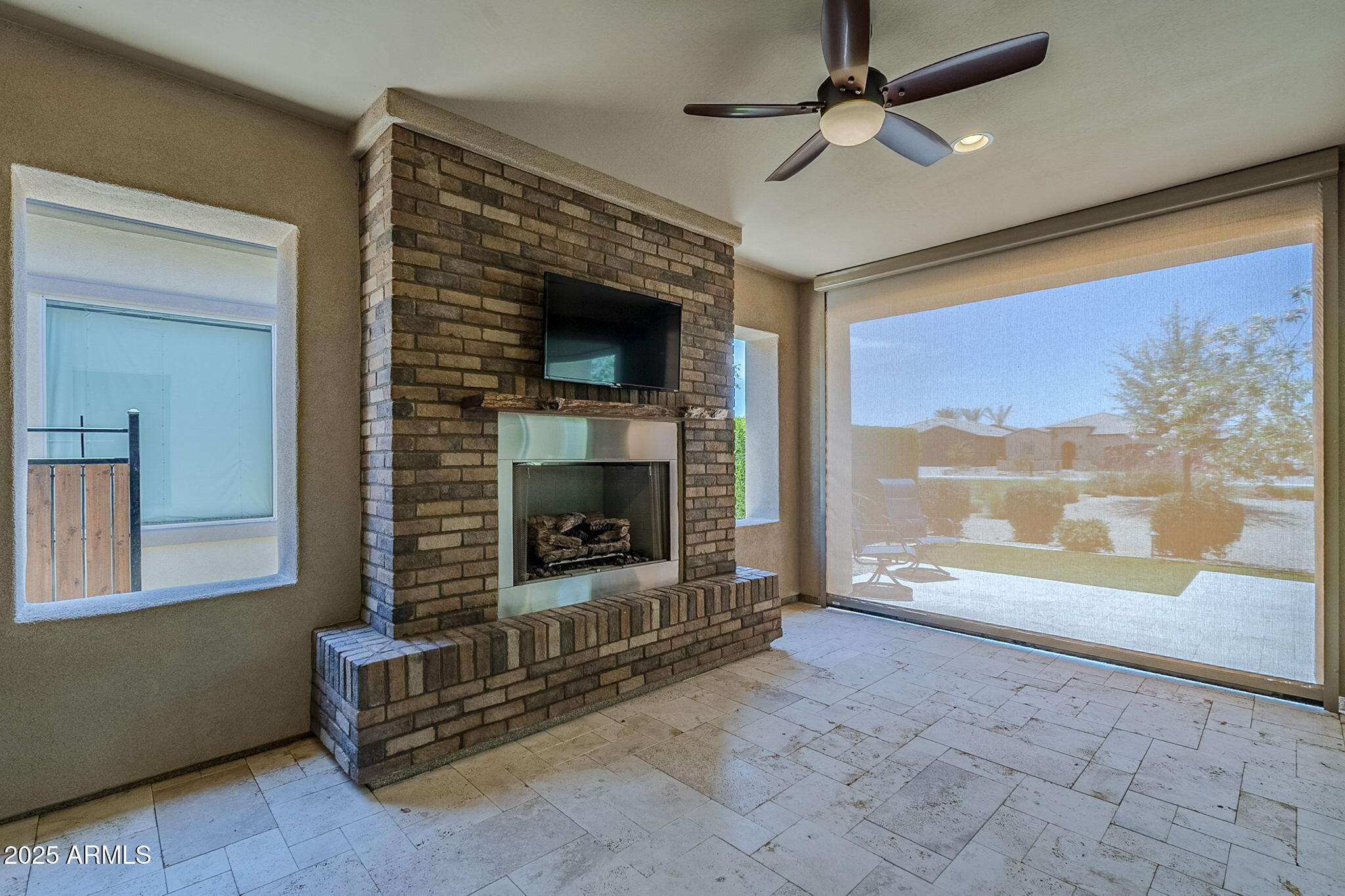 841 E FARMERS Lane