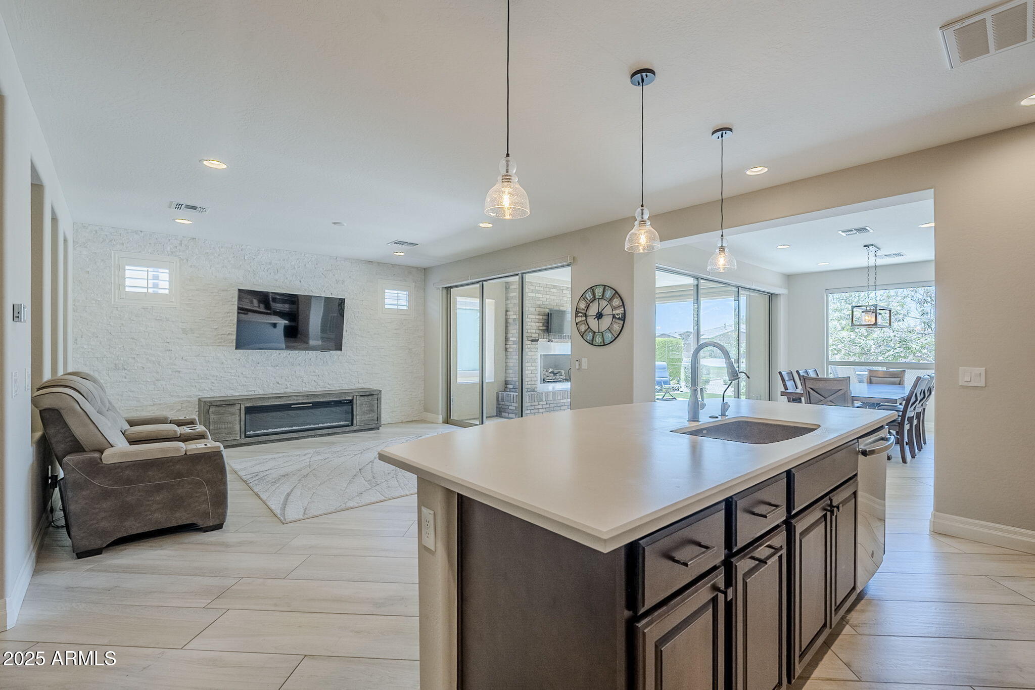 841 E FARMERS Lane