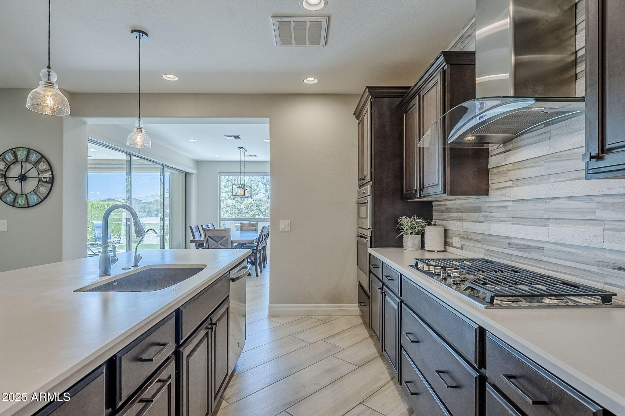 841 E FARMERS Lane