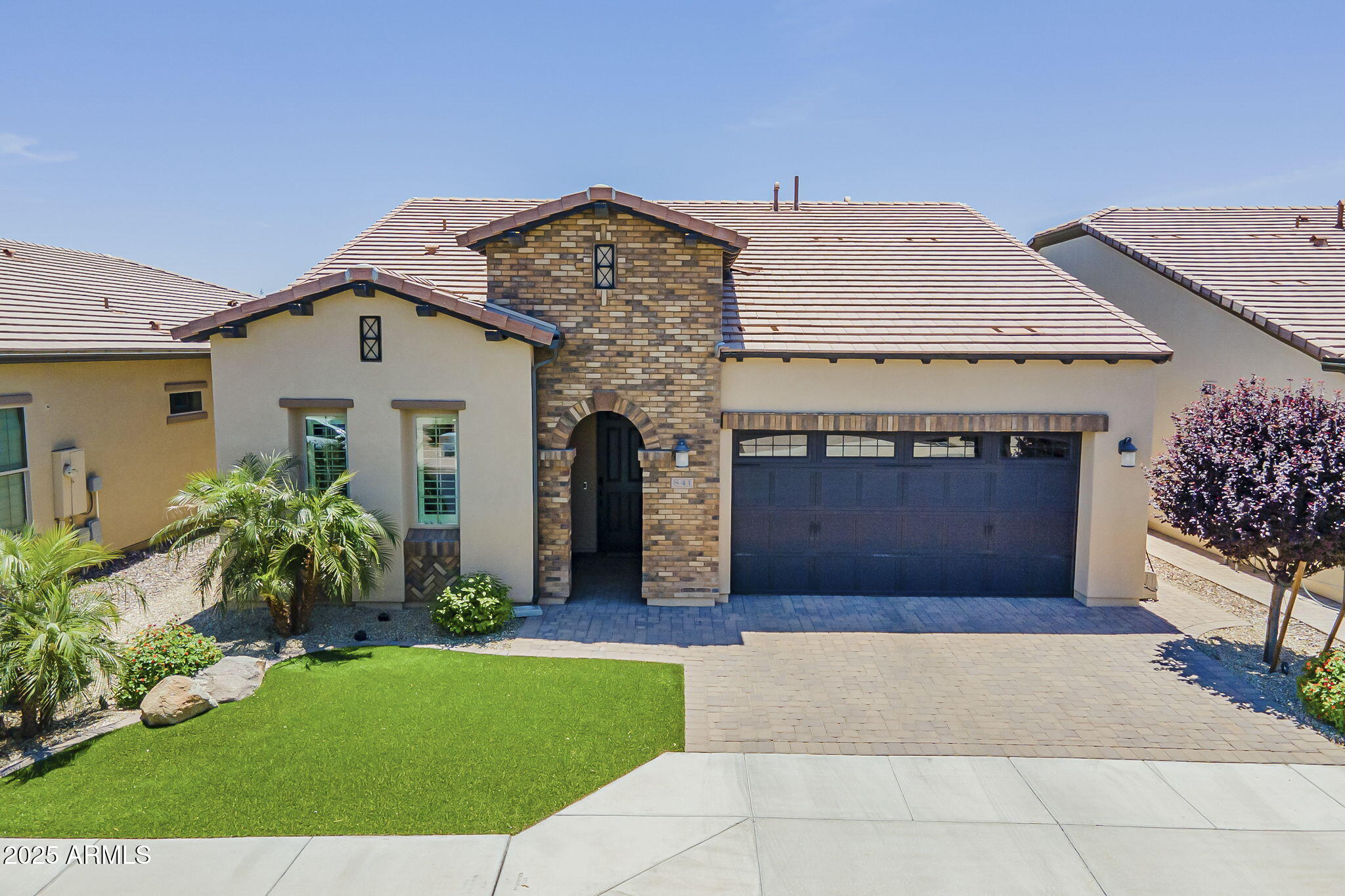 841 E FARMERS Lane
