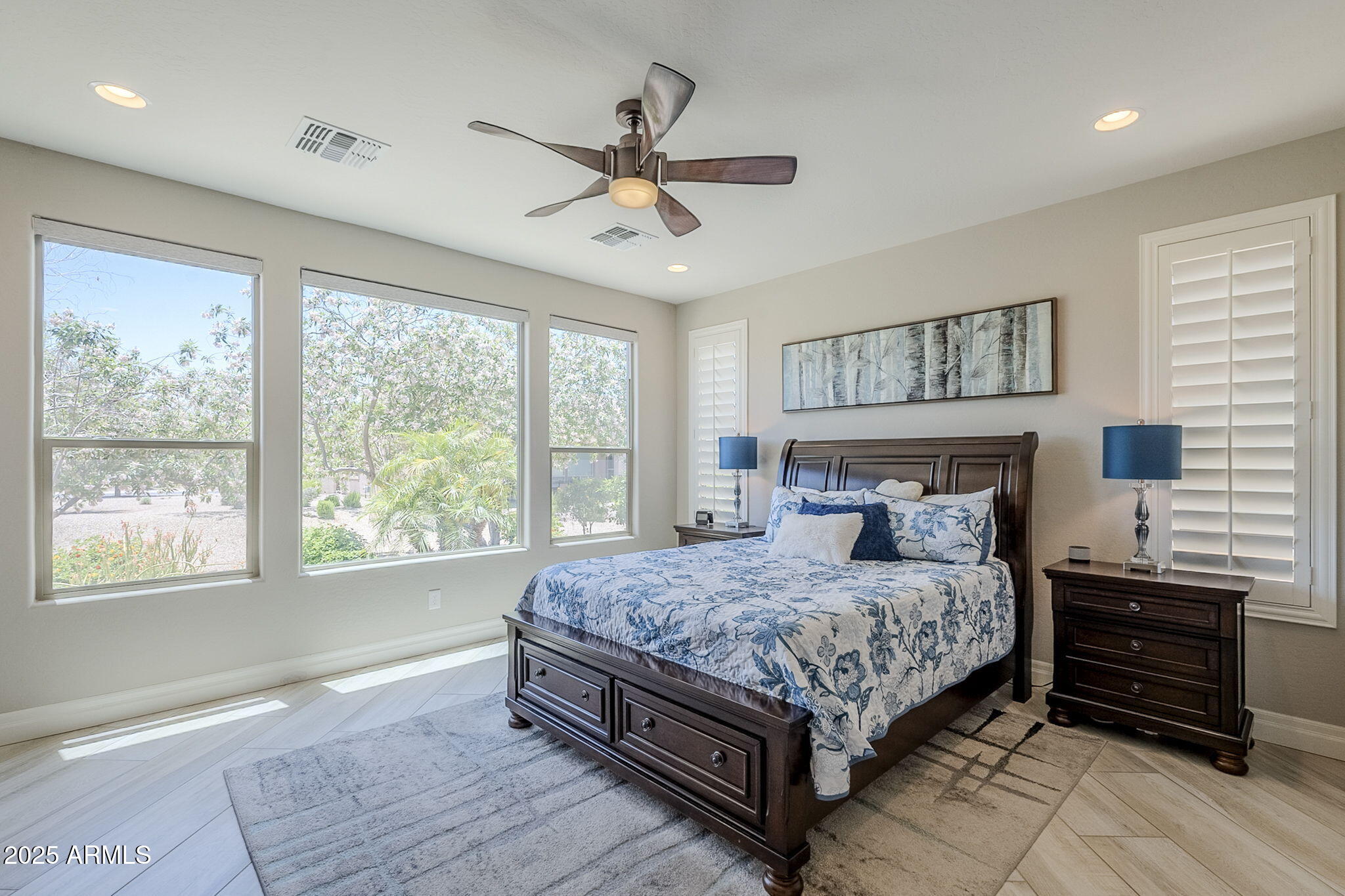 841 E FARMERS Lane