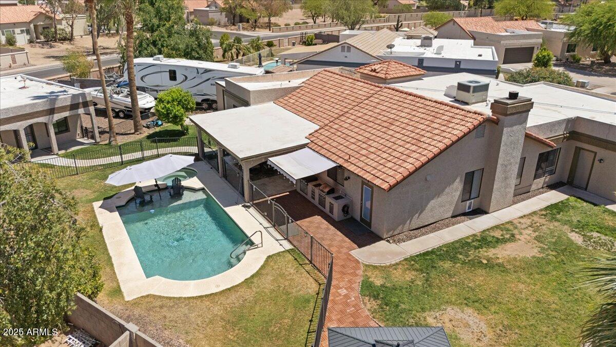 1670 E WHITTEN Street