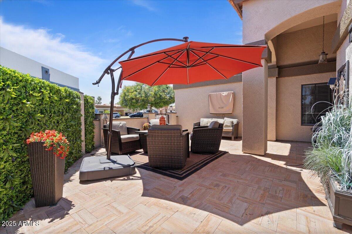 1670 E WHITTEN Street