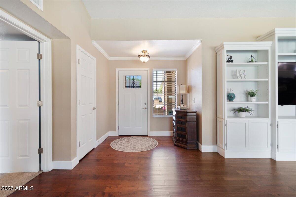 1670 E WHITTEN Street