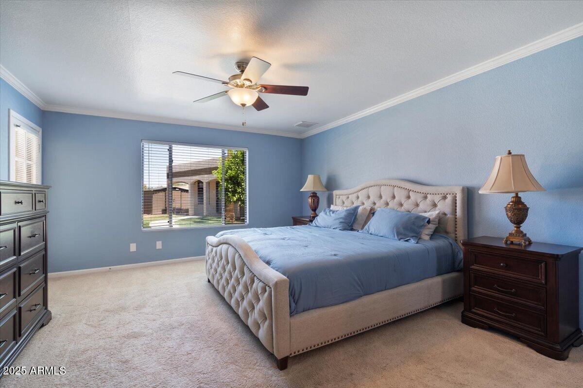 1670 E WHITTEN Street