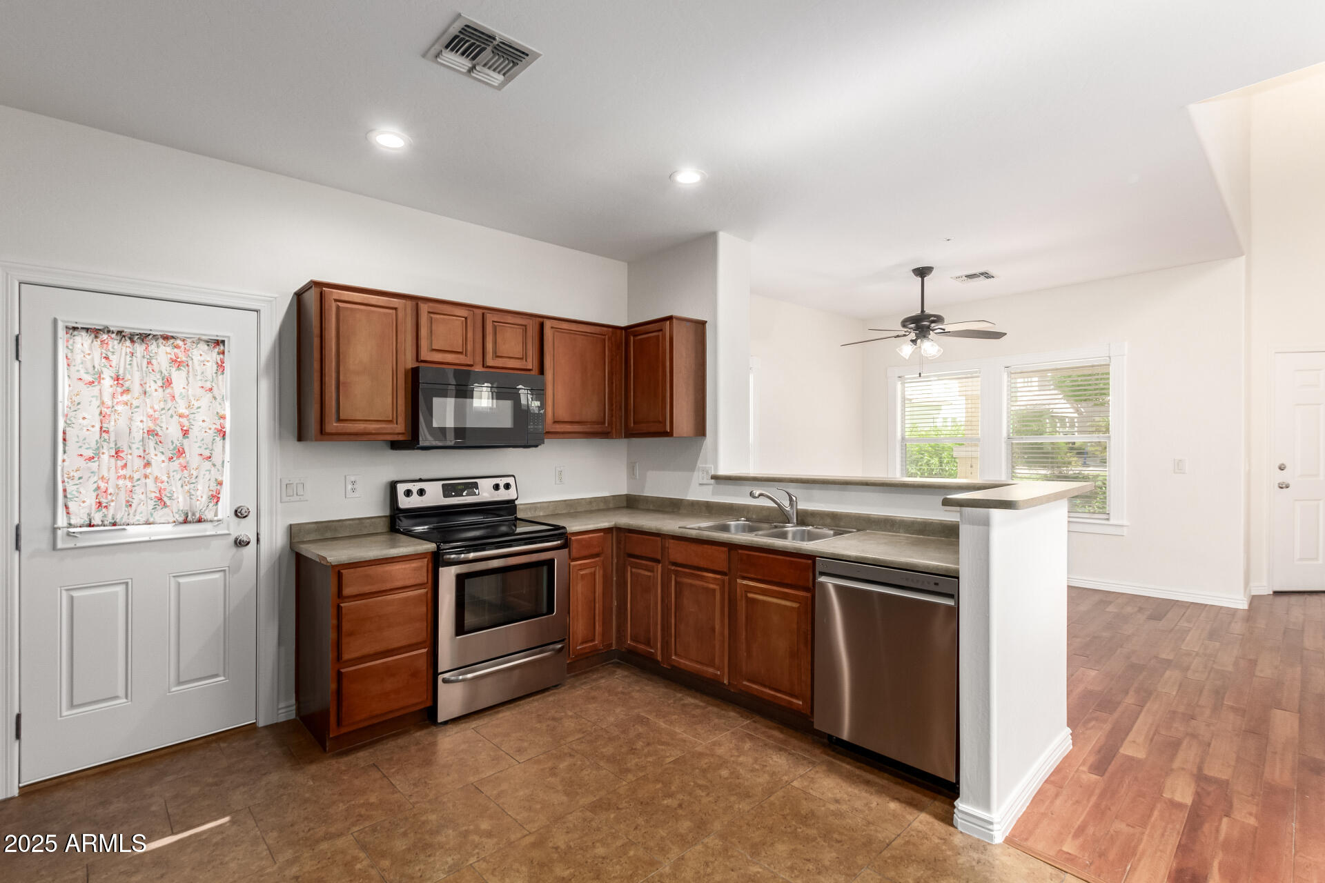 3085 E CAMELLIA Drive