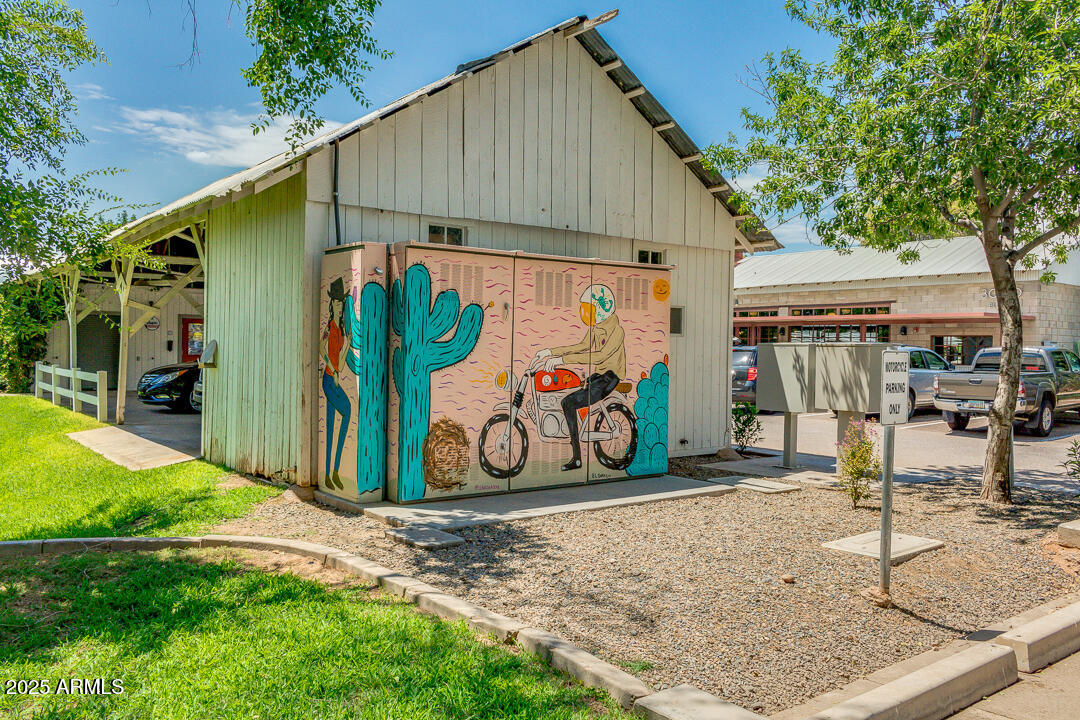 3085 E CAMELLIA Drive