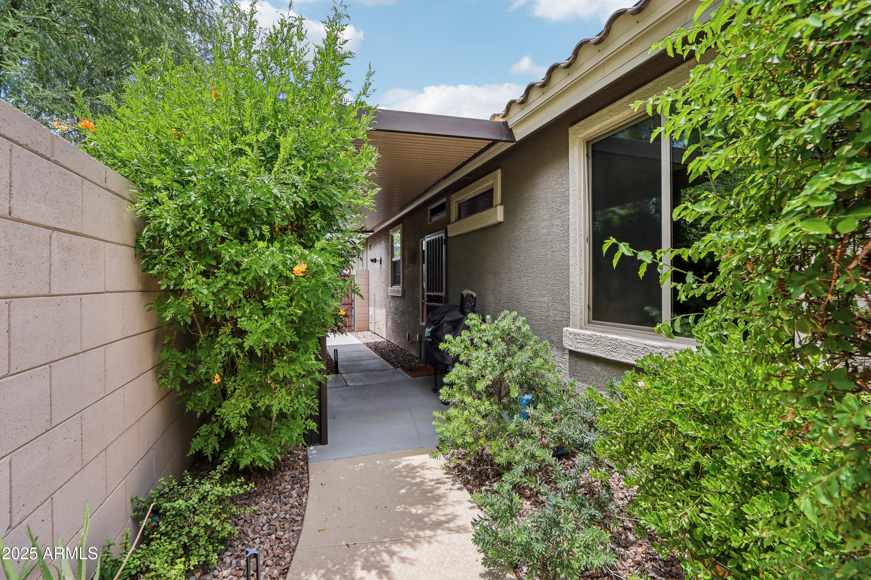 5029 S CARLYLE Drive
