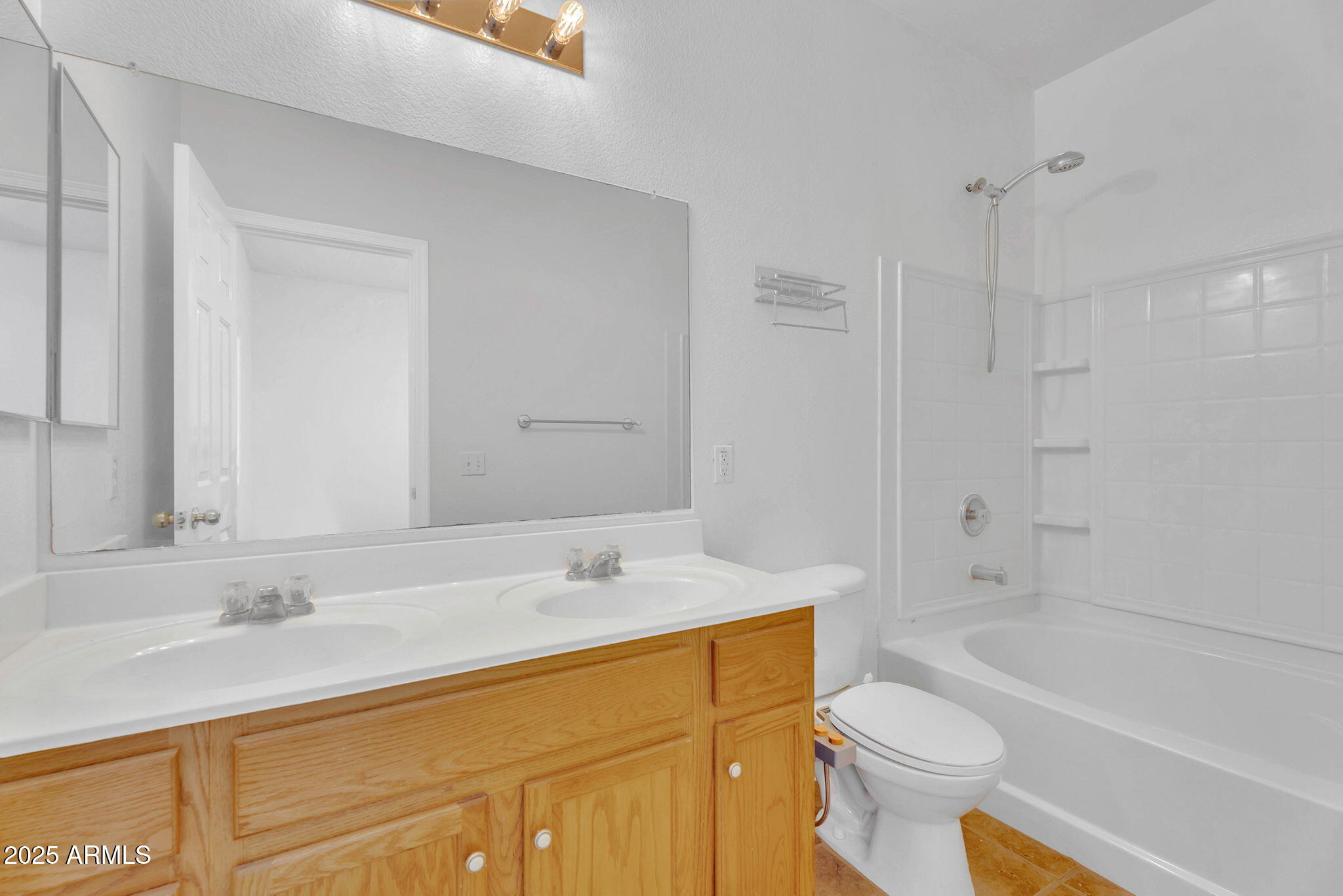 5570 E Quiet Retreat