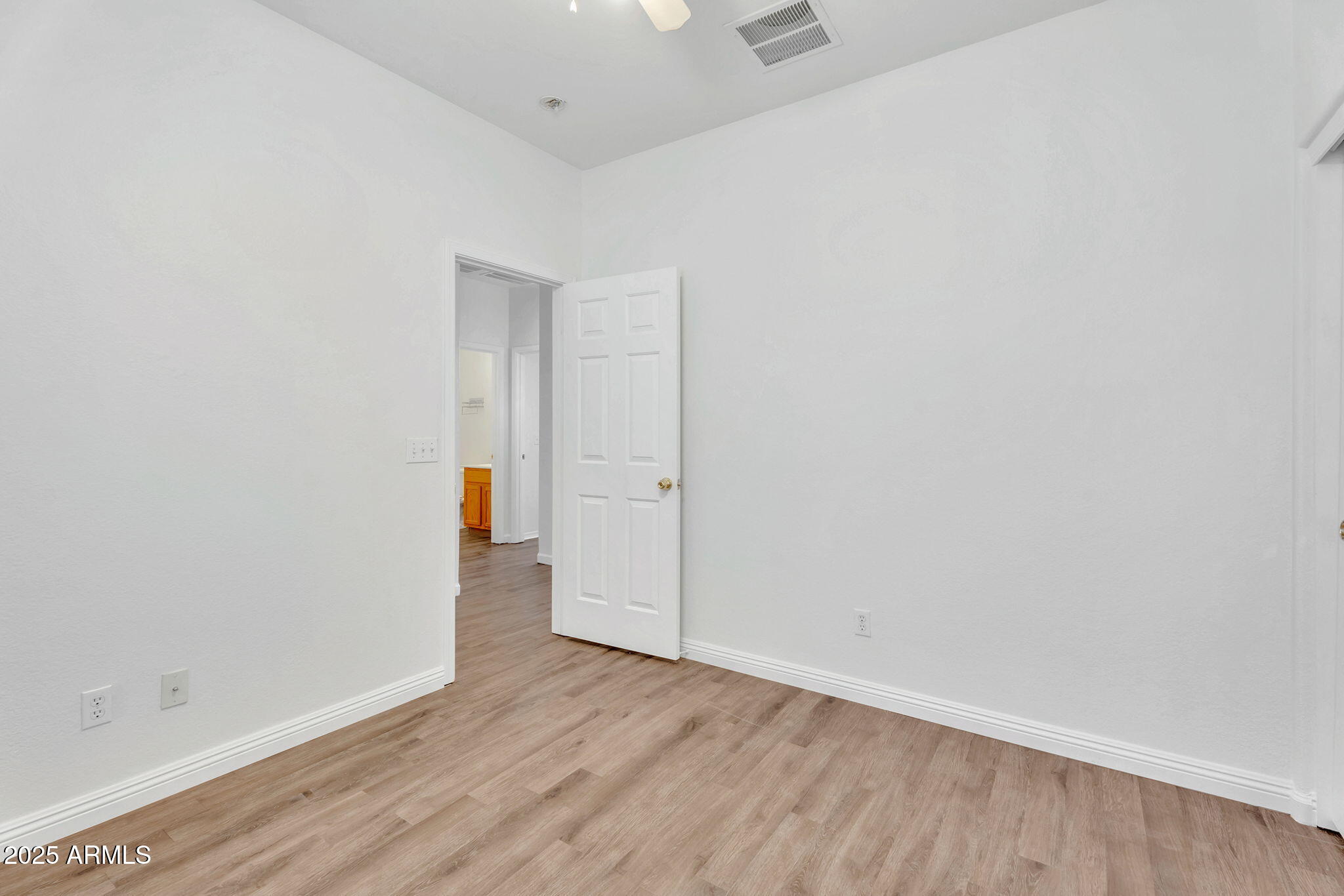 5570 E Quiet Retreat