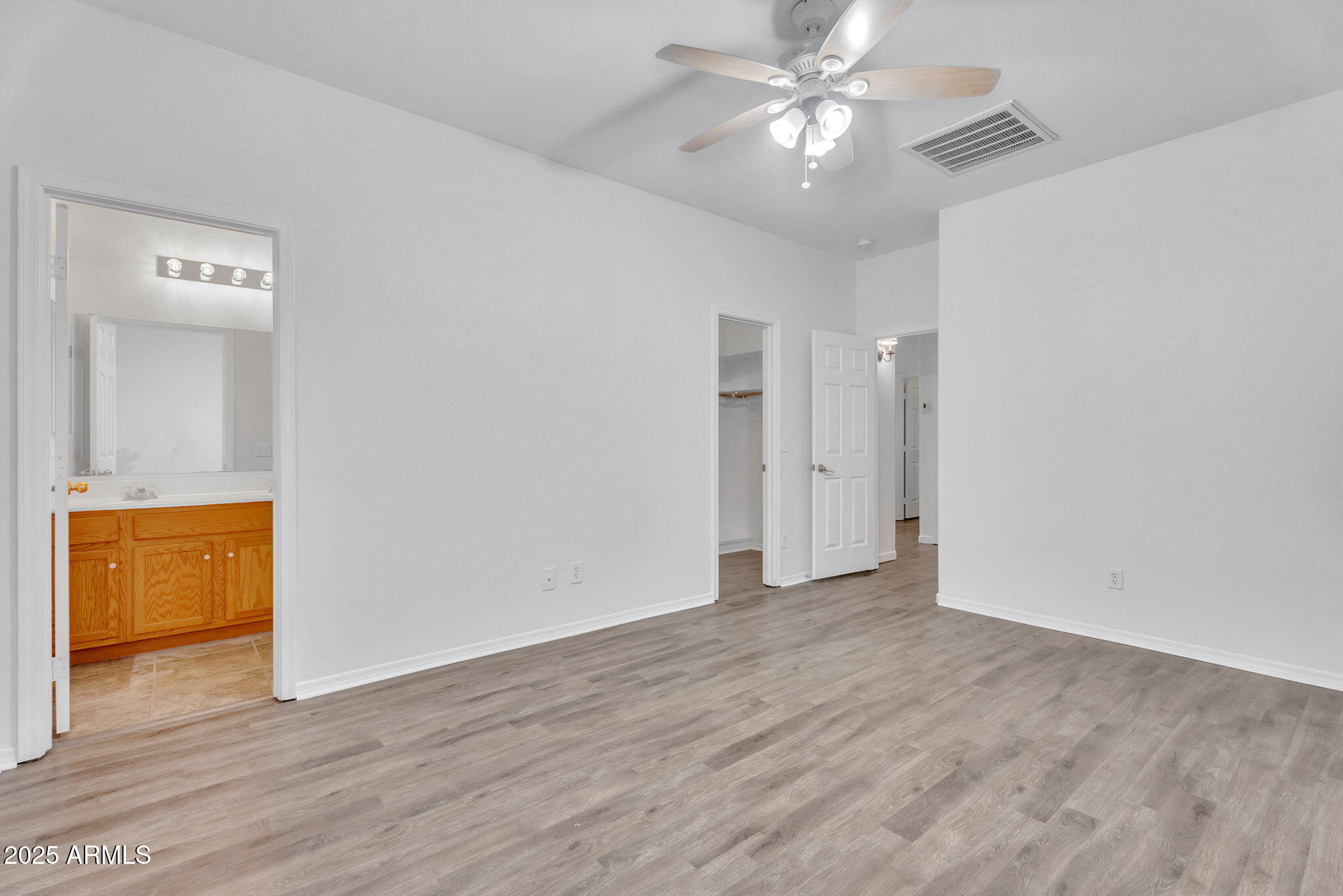 5570 E Quiet Retreat