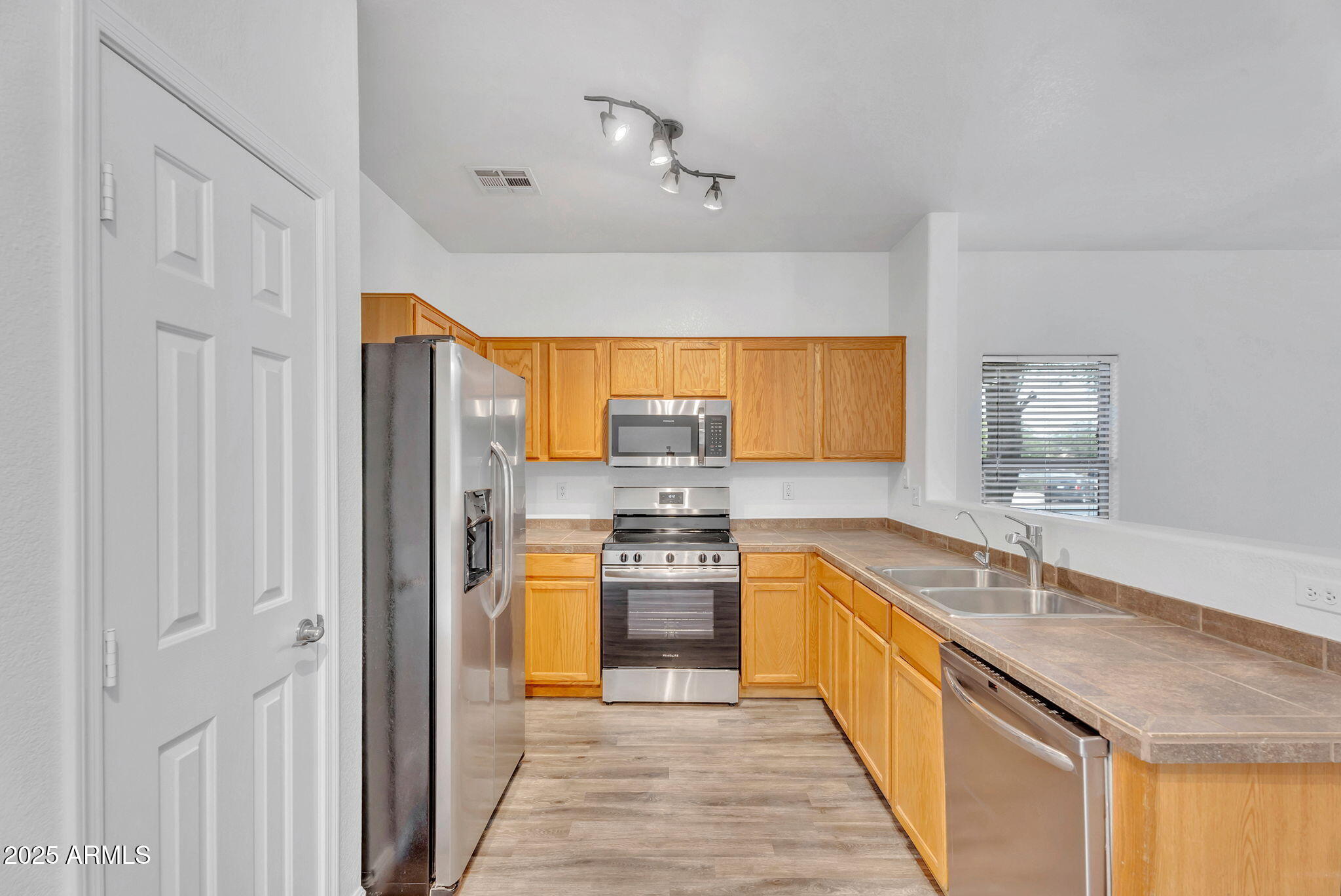 5570 E Quiet Retreat