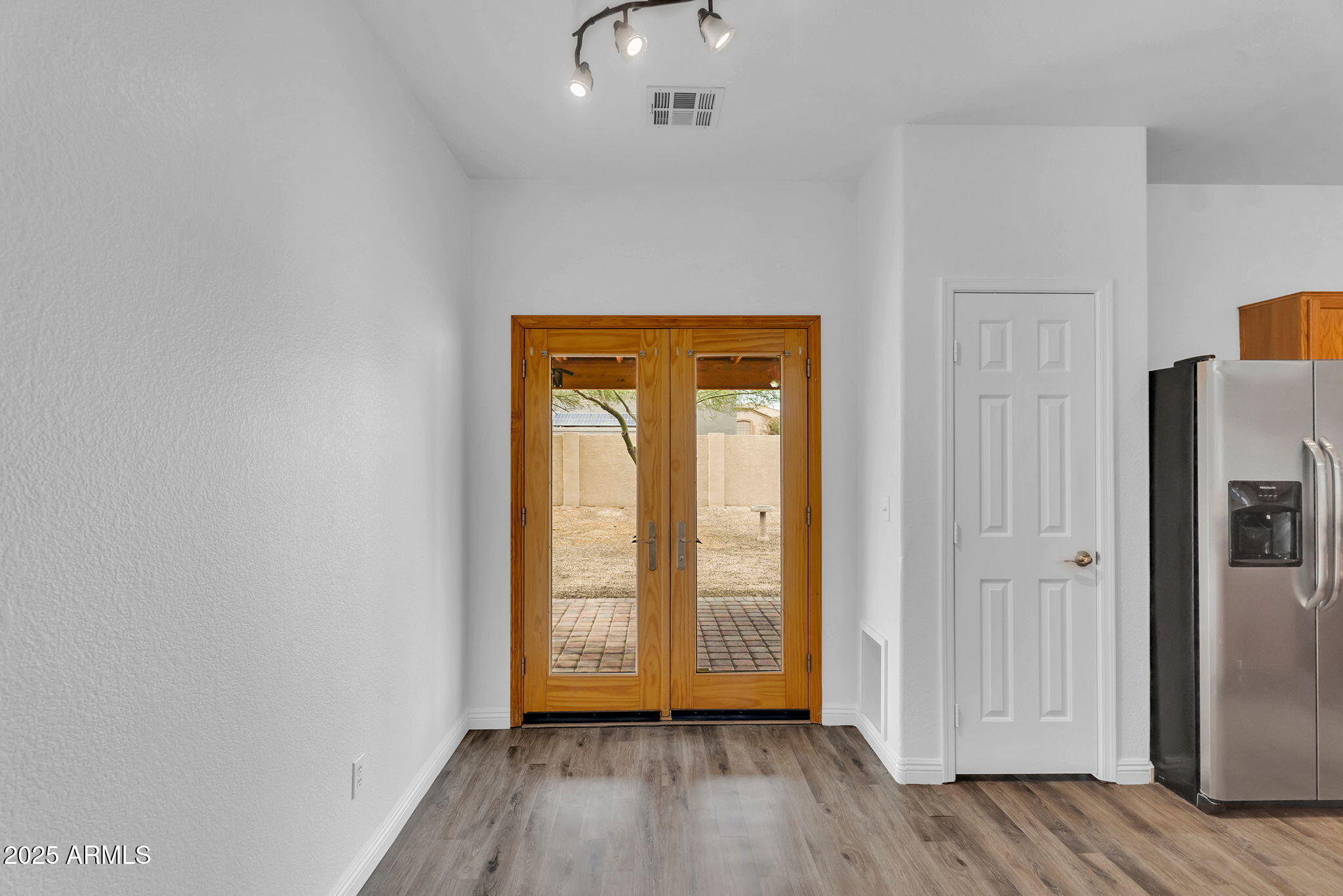 5570 E Quiet Retreat