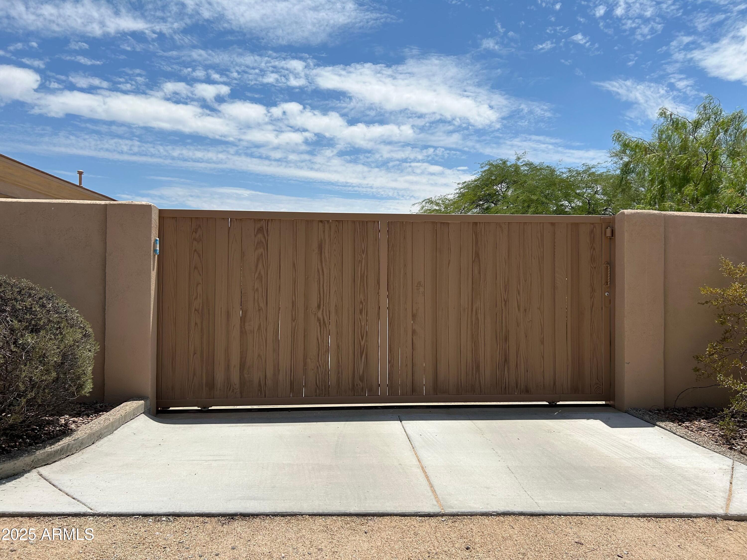 22239 N LOS CABALLOS Drive