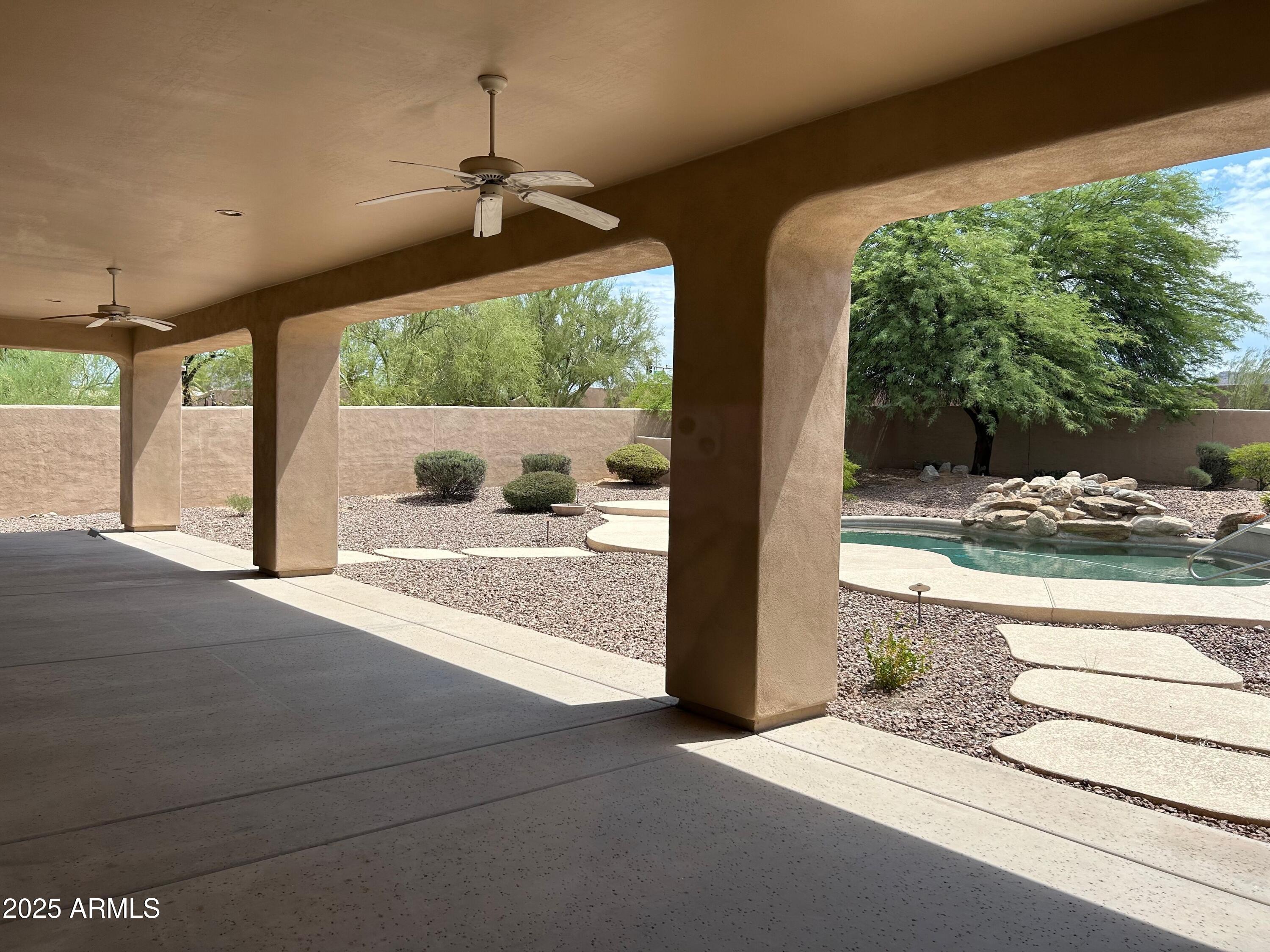 22239 N LOS CABALLOS Drive