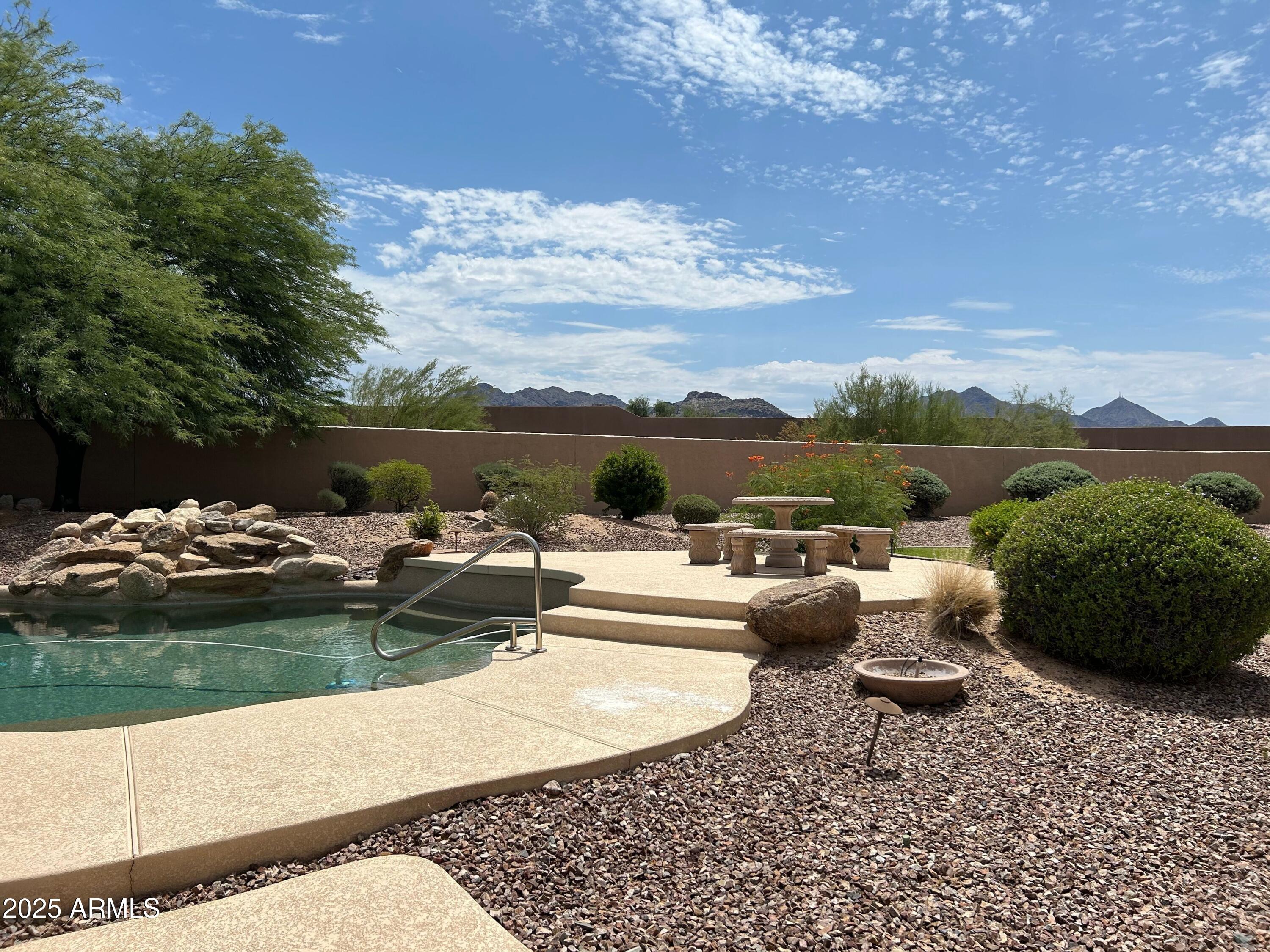 22239 N LOS CABALLOS Drive