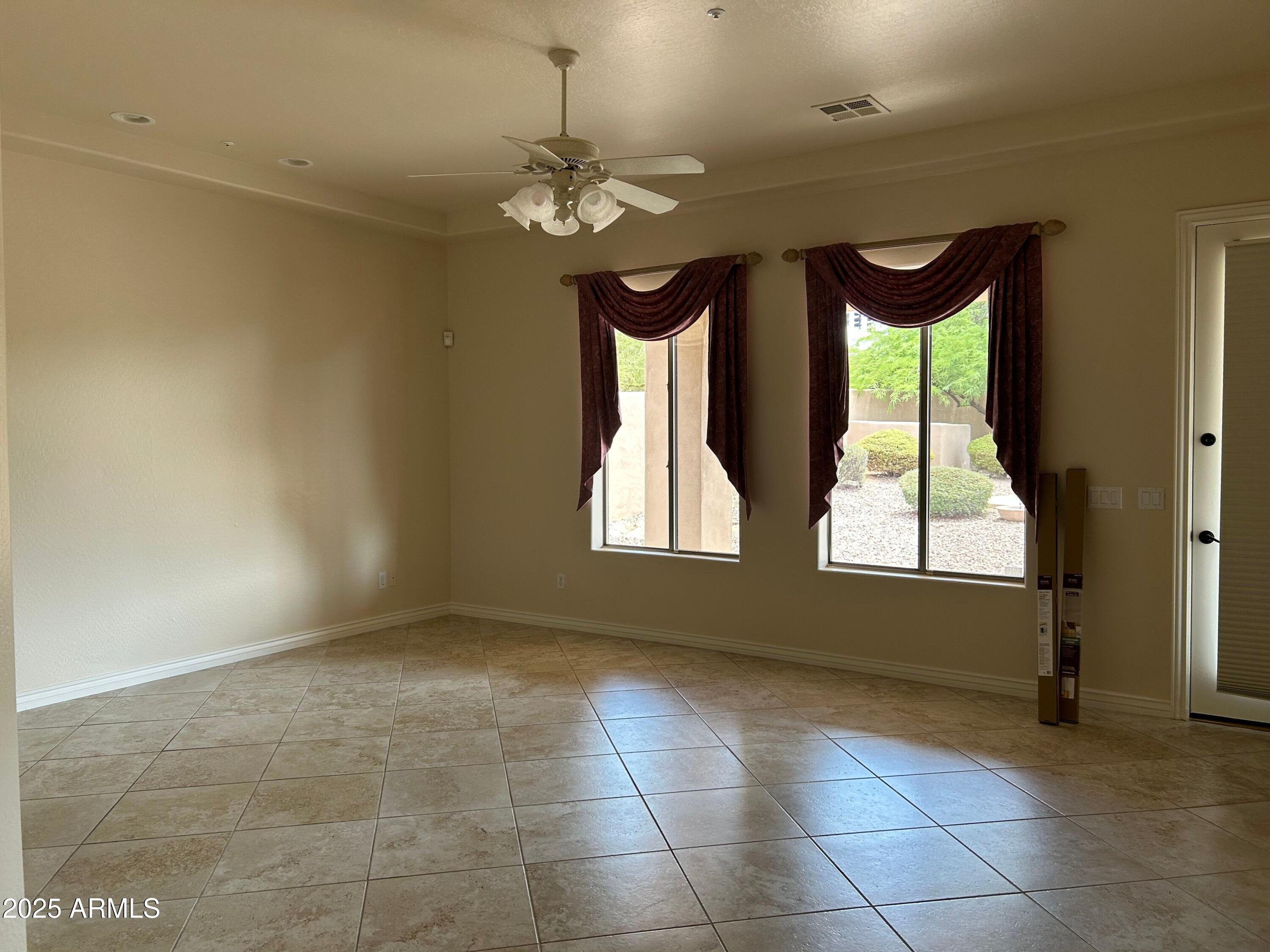 22239 N LOS CABALLOS Drive