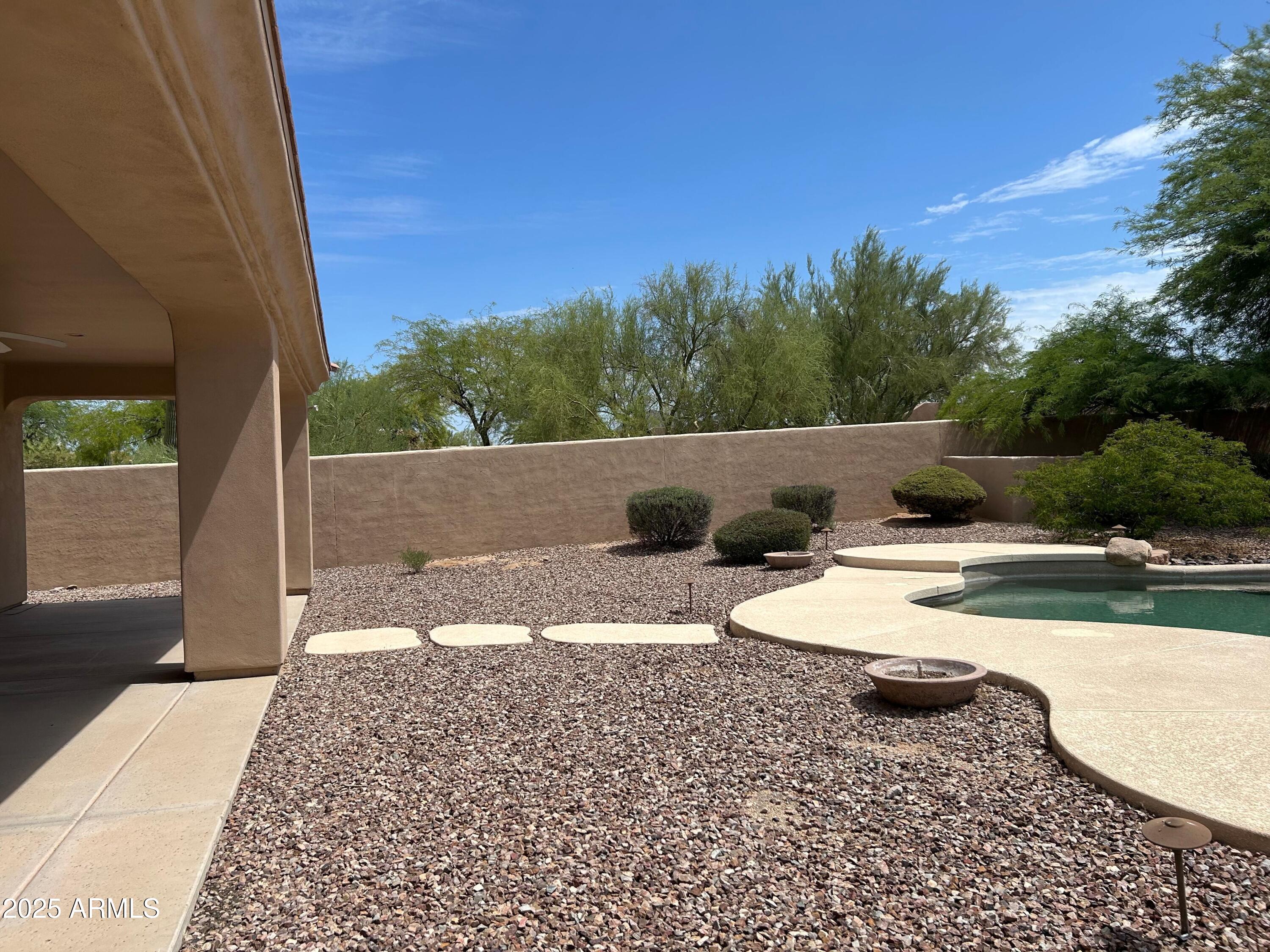 22239 N LOS CABALLOS Drive