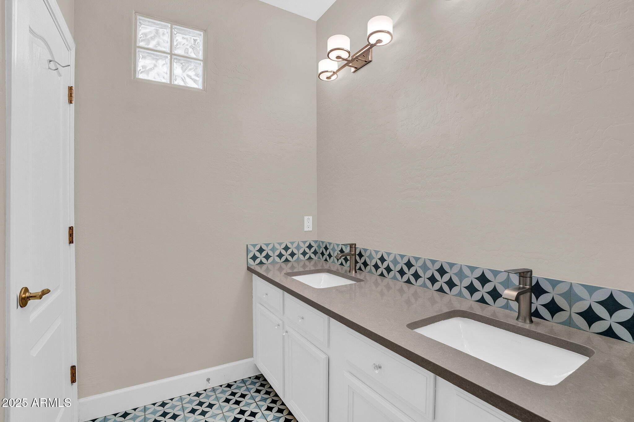 1410 S LOS ALTOS Drive