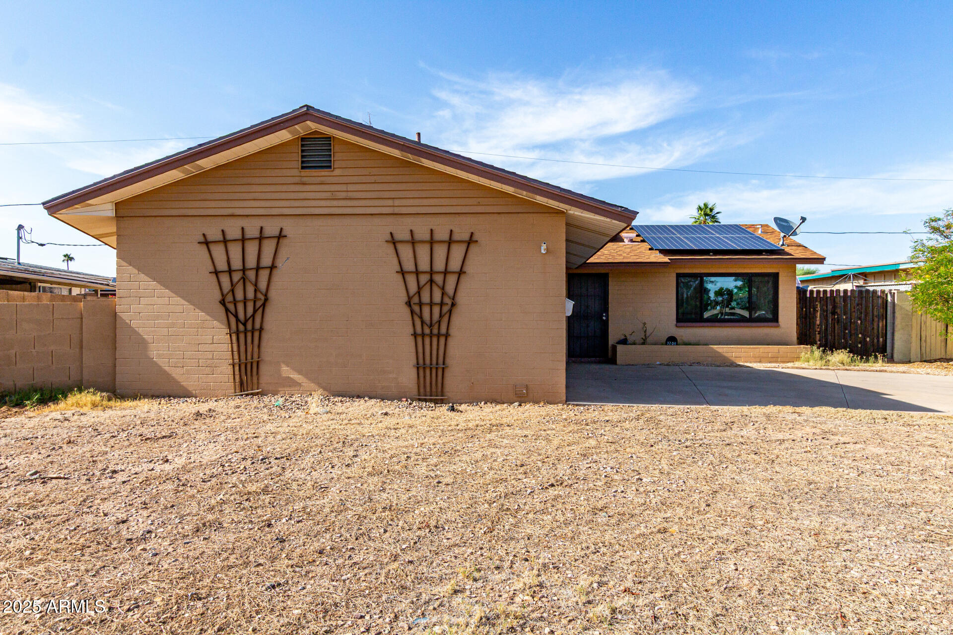 3208 W PORT ROYALE Lane