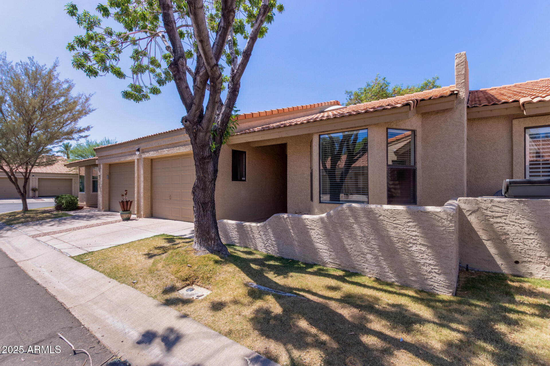 1021 S GREENFIELD Road 1211