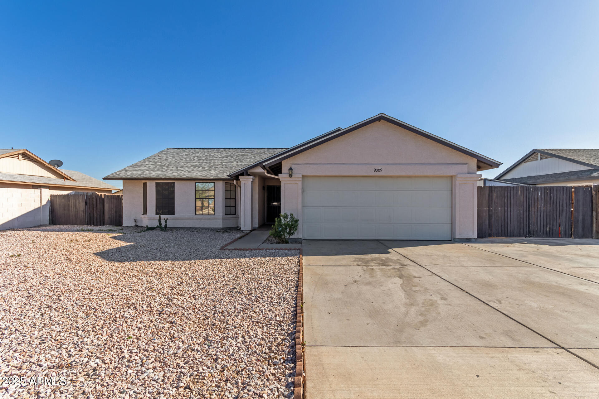 9009 W BUTLER Drive