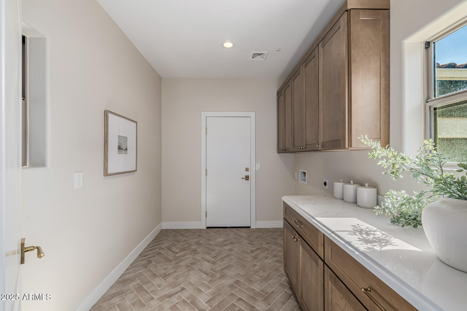 2743 E VIRGINIA Street