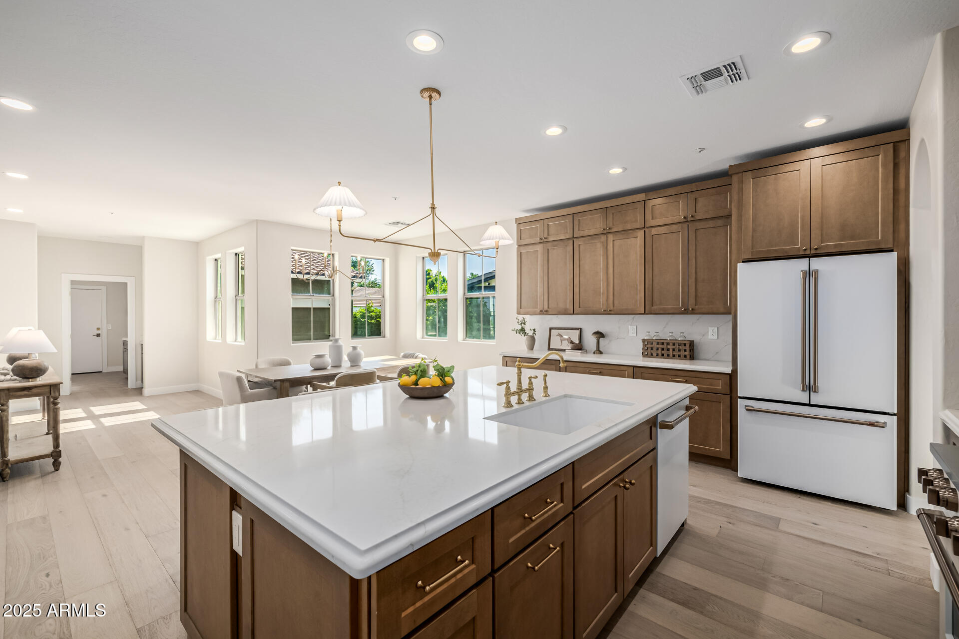 2743 E VIRGINIA Street