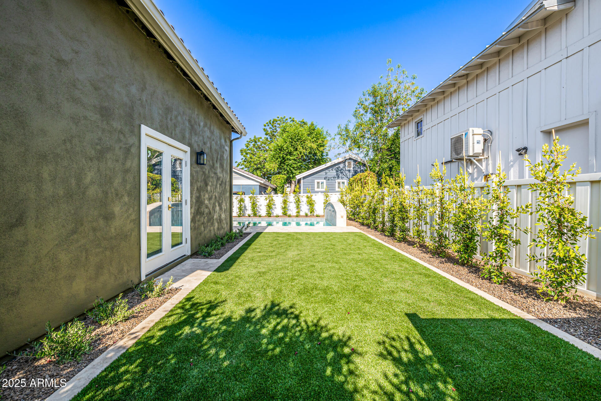 2743 E VIRGINIA Street