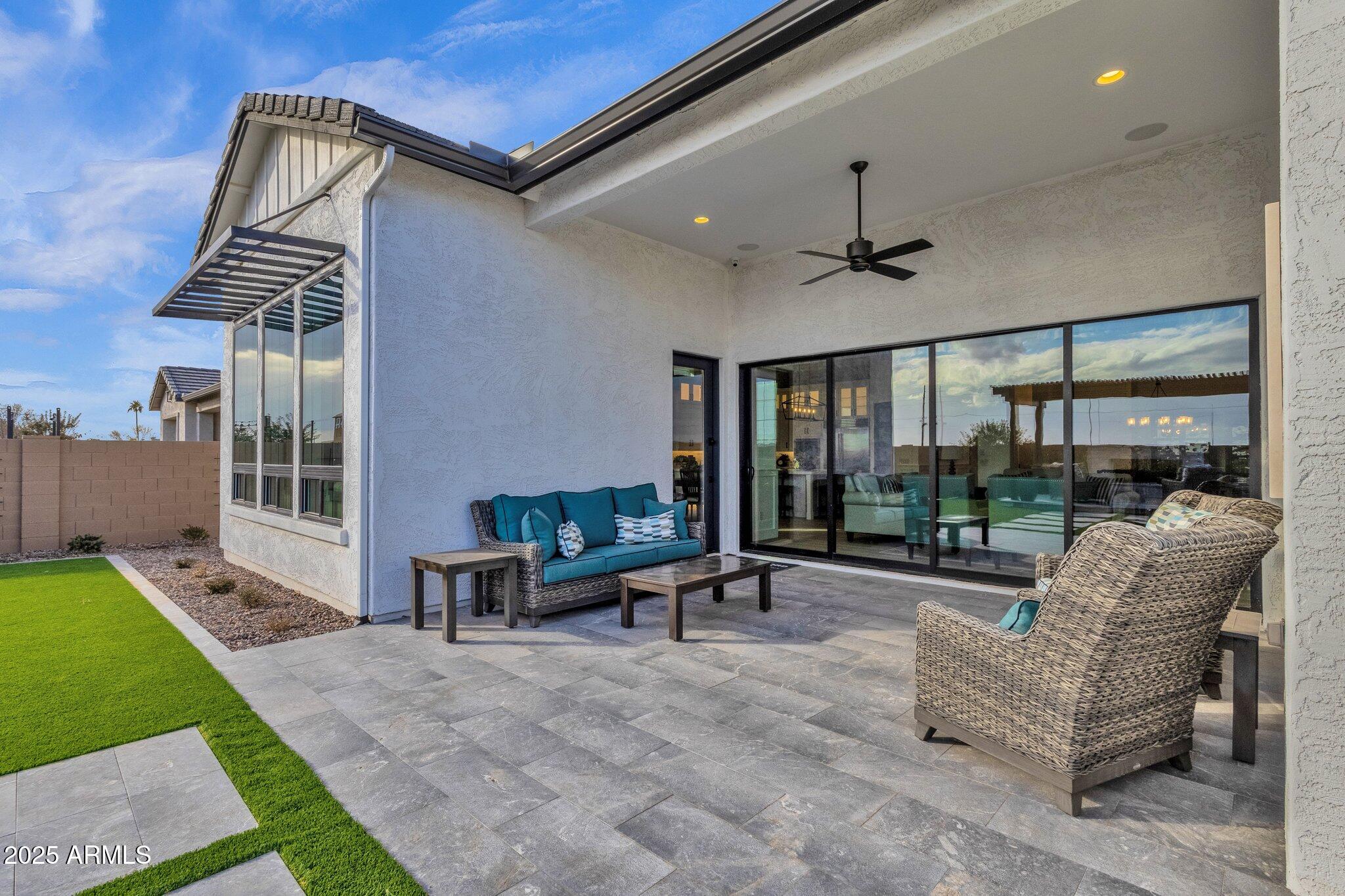 1160 E PEACH TREE Drive