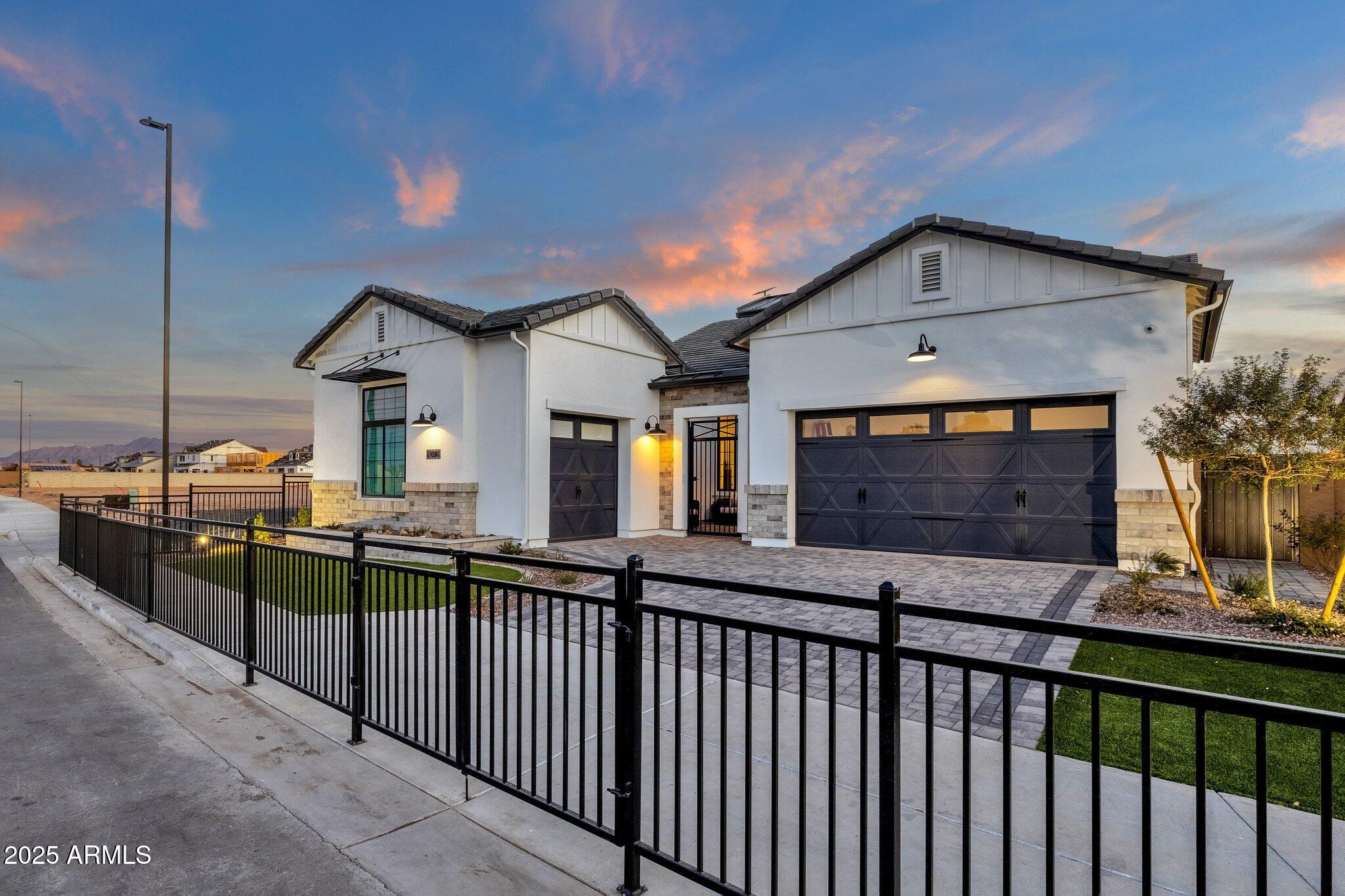 1160 E PEACH TREE Drive
