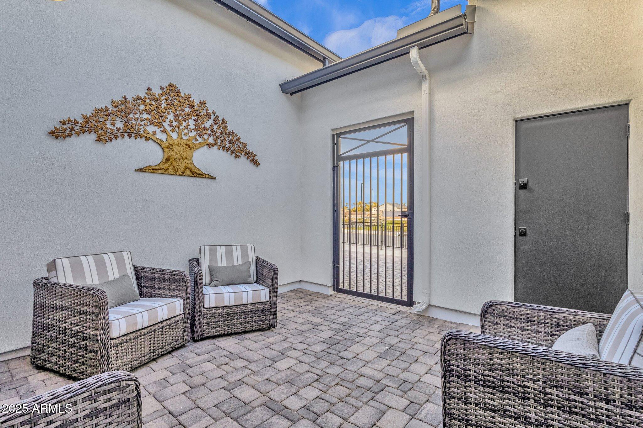 1160 E PEACH TREE Drive