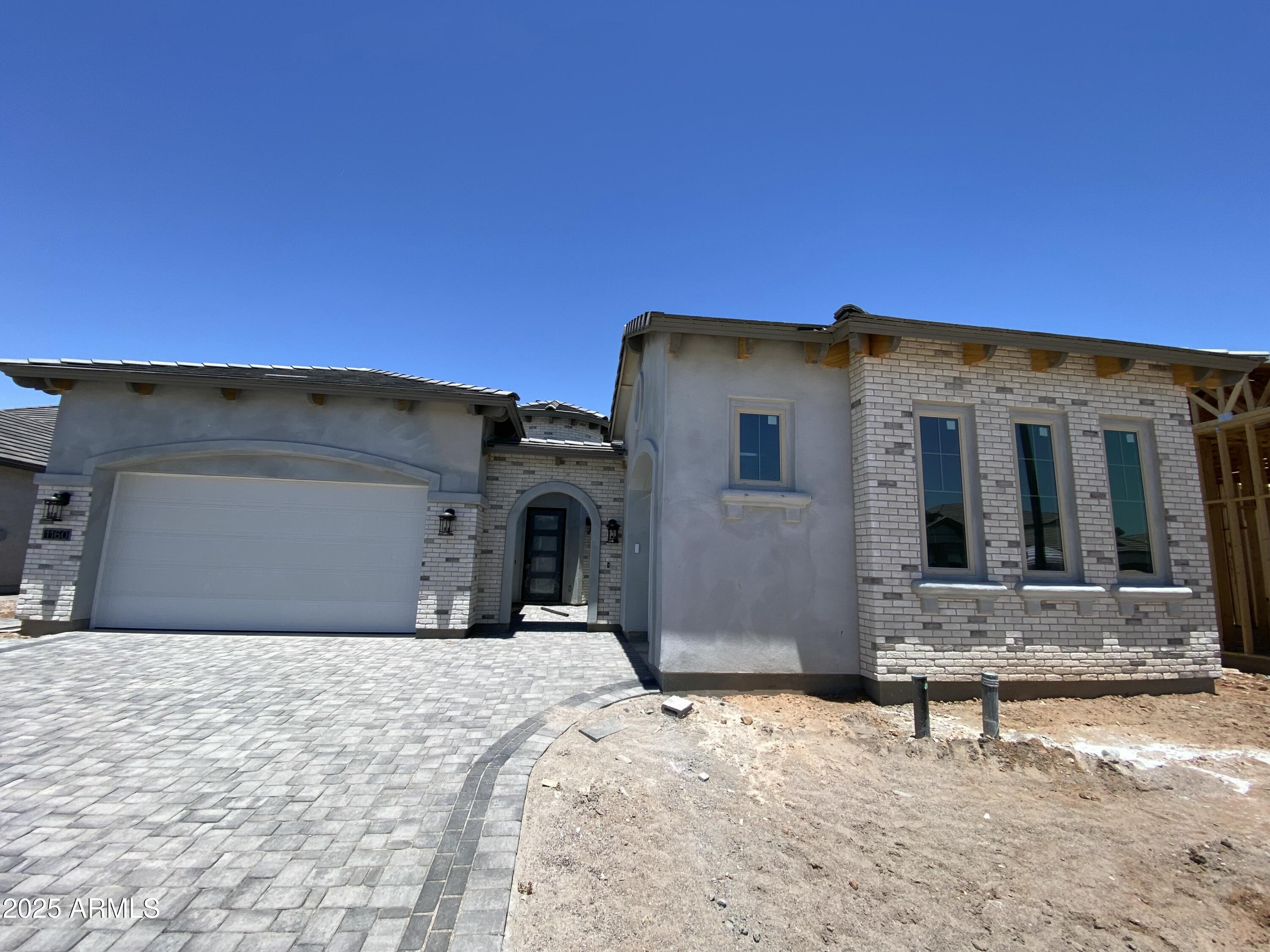 1160 E PEACH TREE Drive