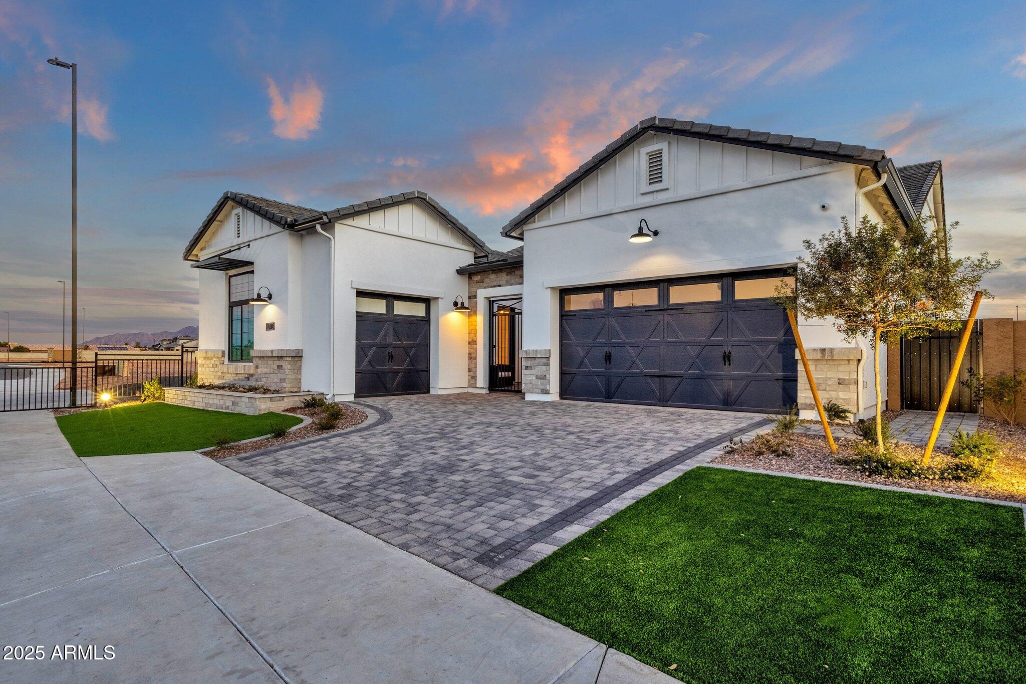 1160 E PEACH TREE Drive