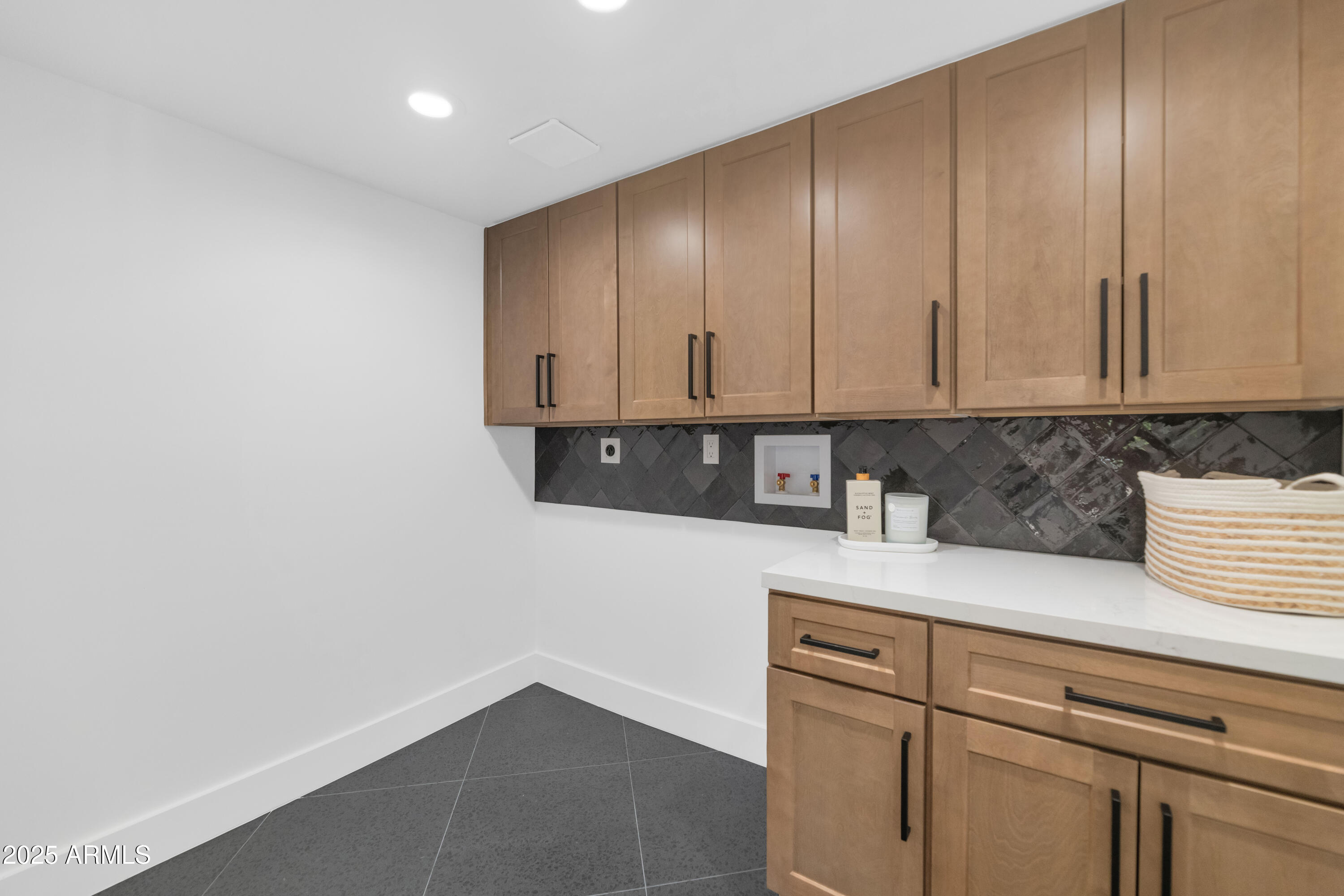 9450 N 83RD Place