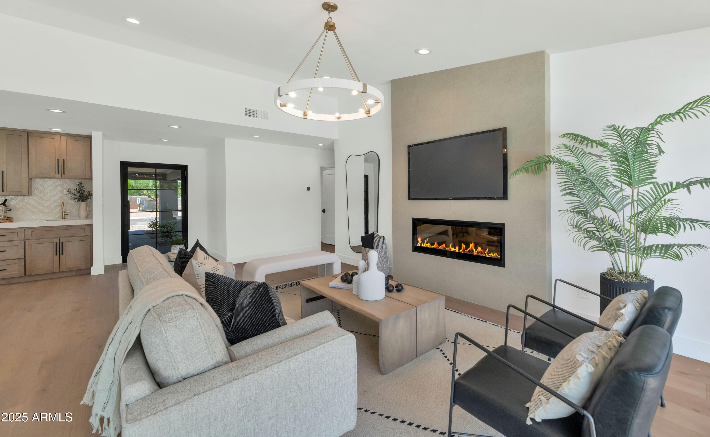 9450 N 83RD Place