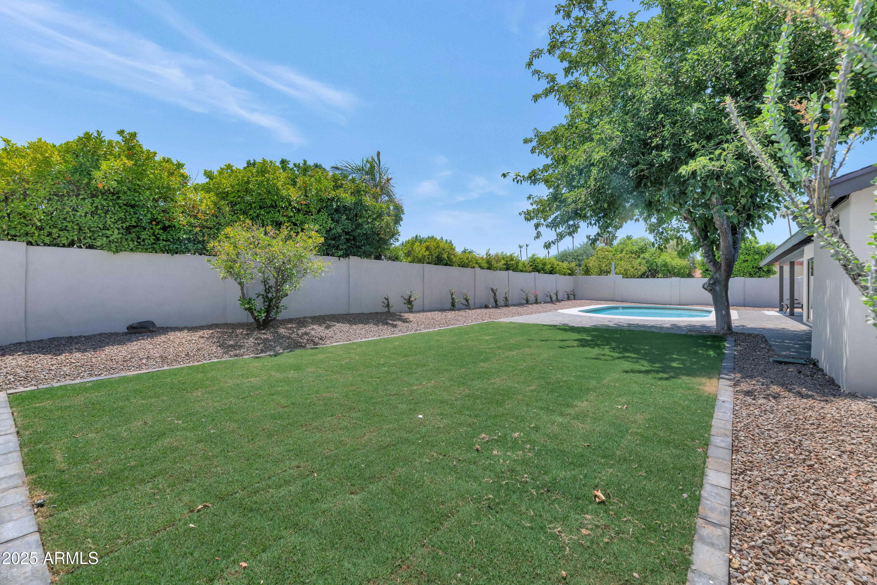 9450 N 83RD Place