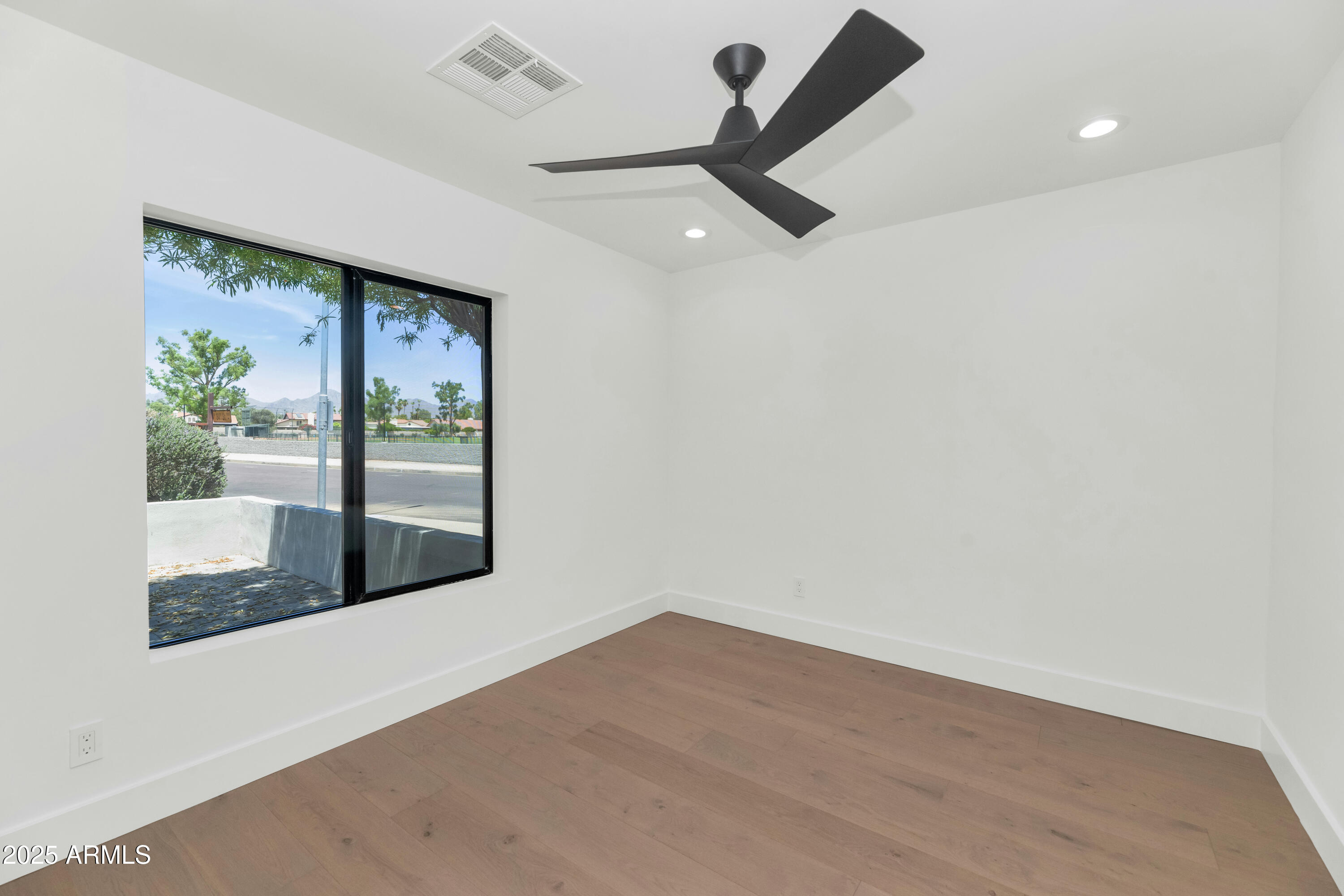 9450 N 83RD Place