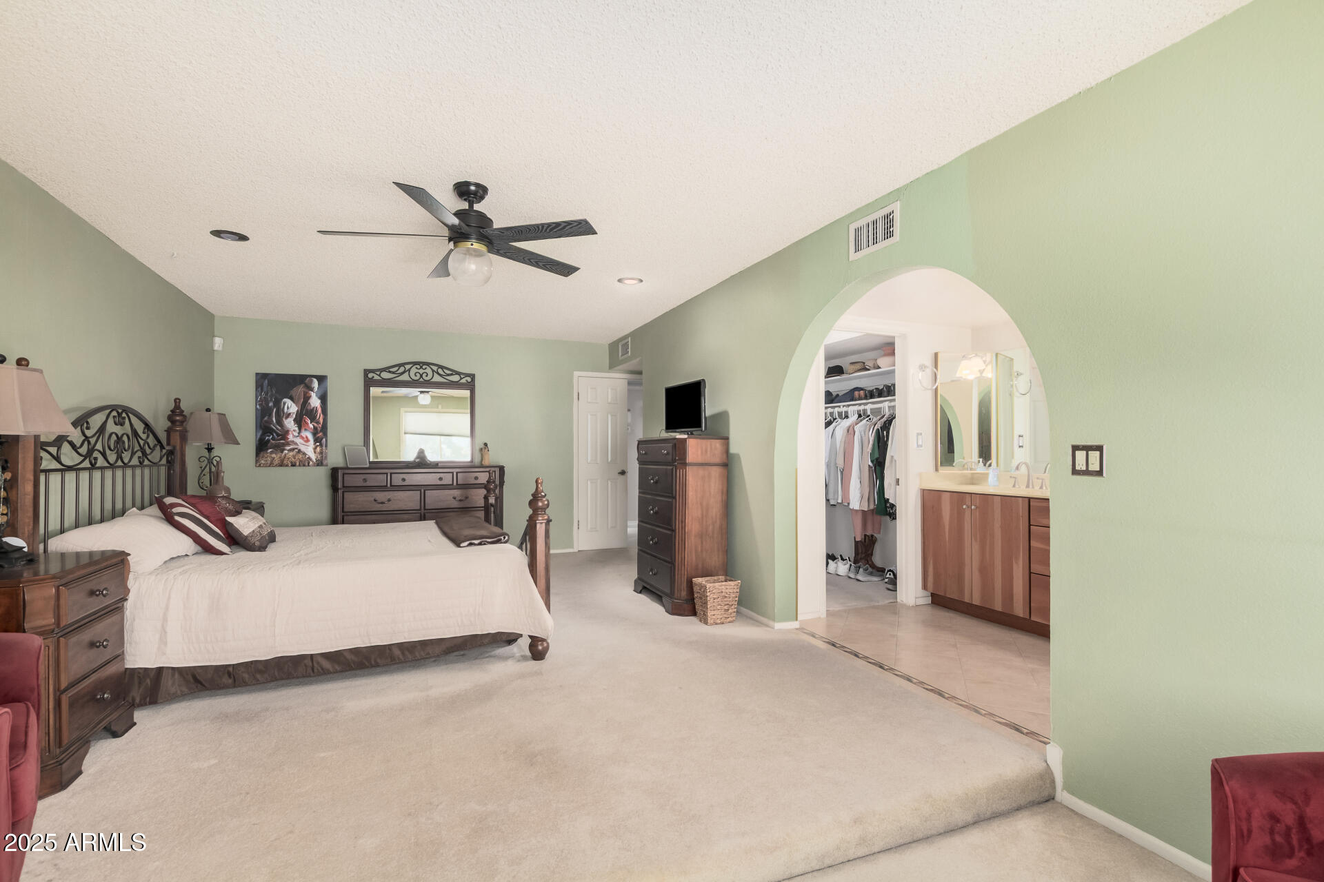 2448 S STANDAGE