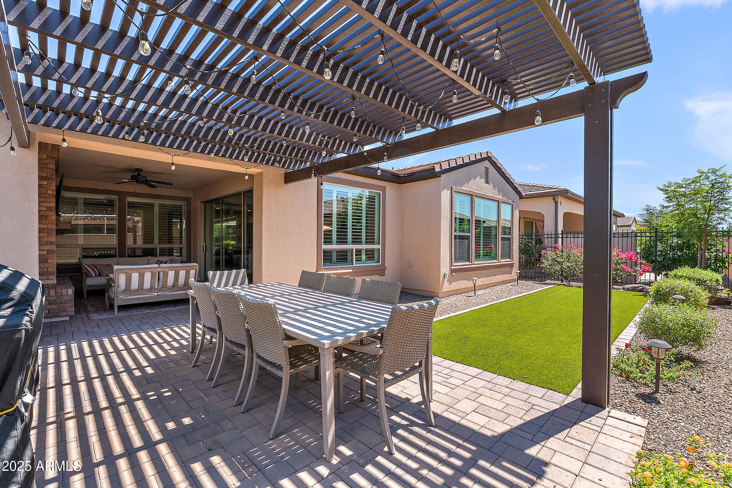 129 E Los Andes Lane