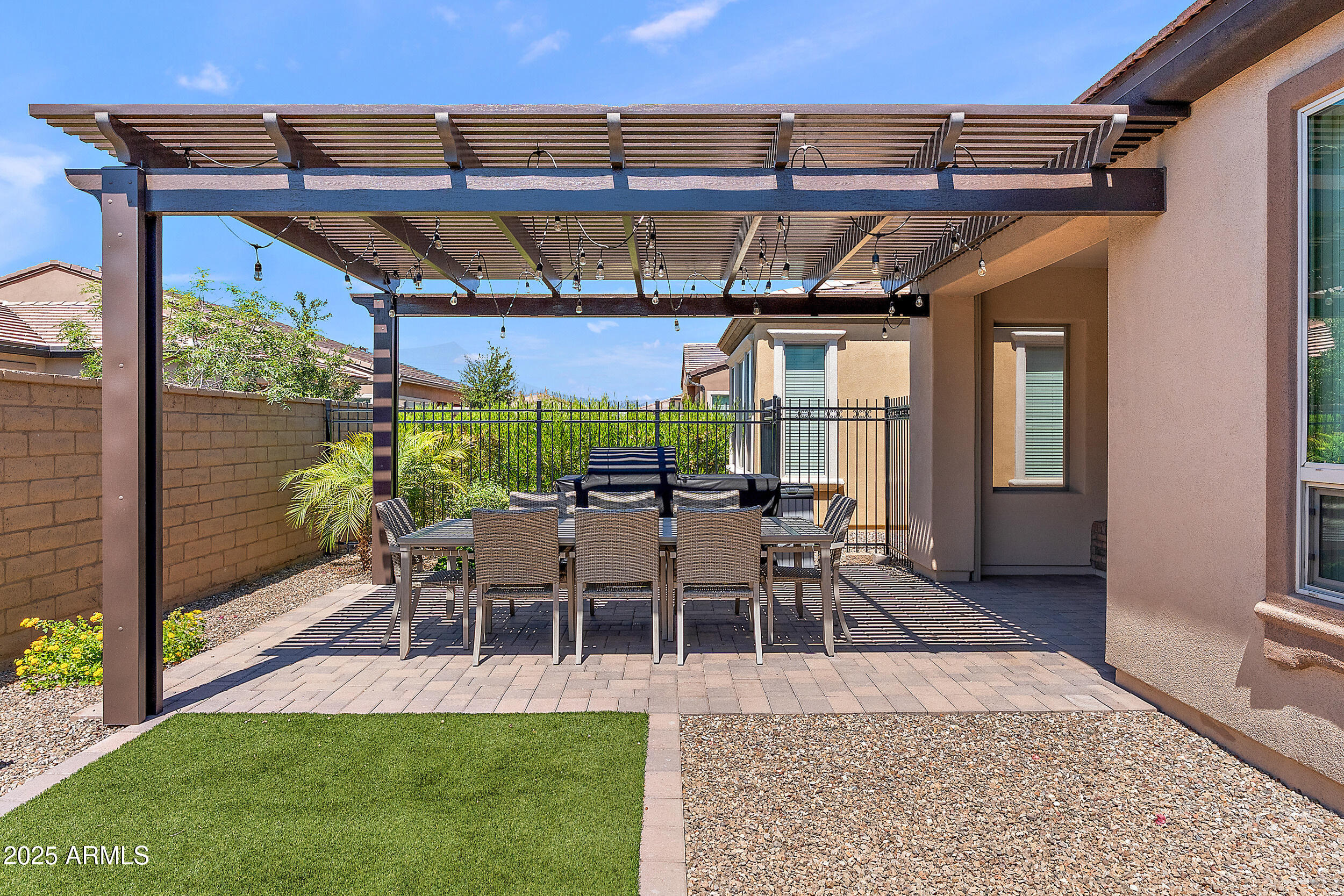129 E Los Andes Lane