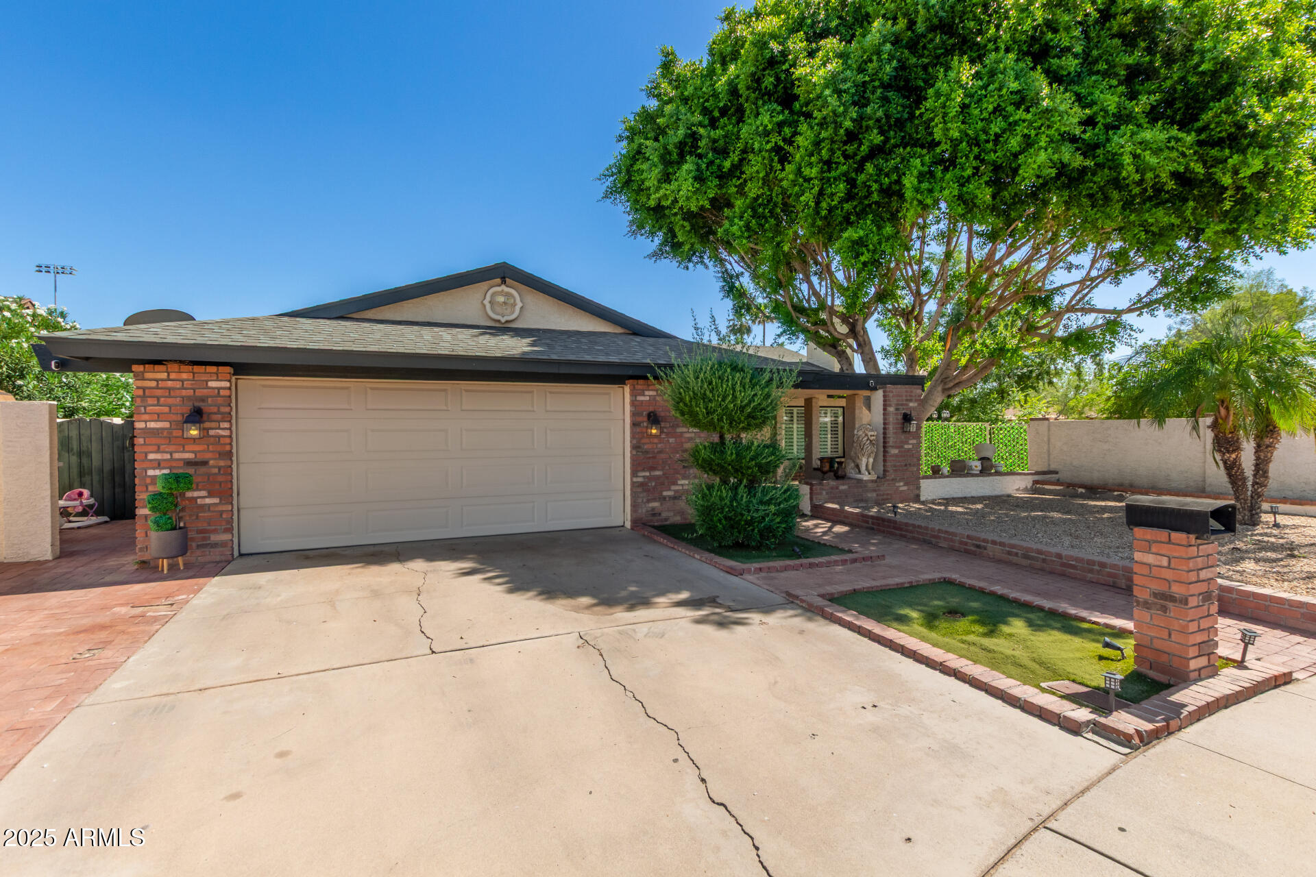 4627 W LAURIE Lane