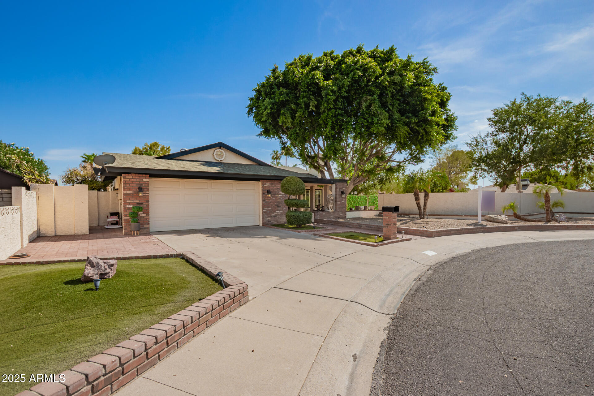4627 W LAURIE Lane