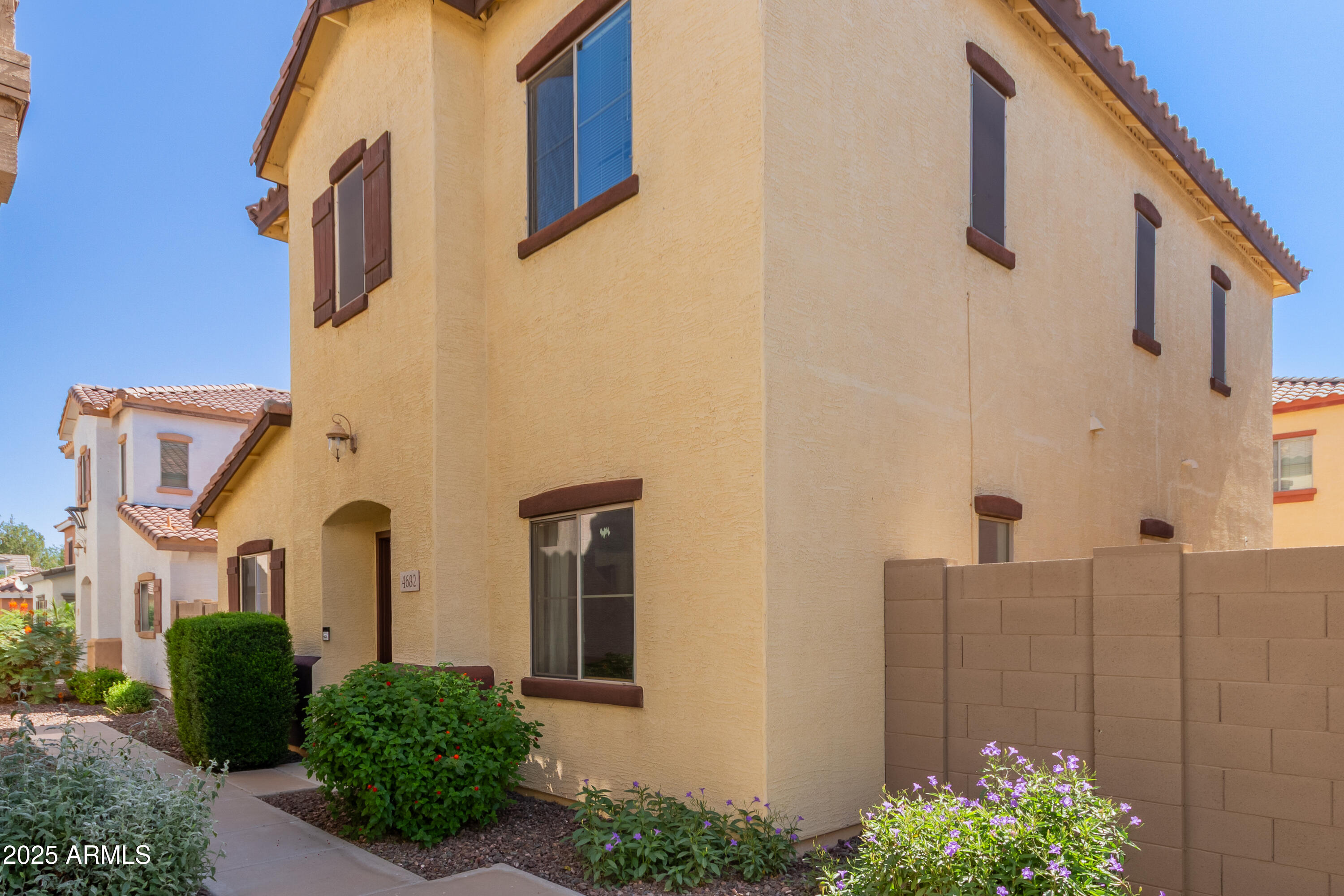 4682 E REDFIELD Road