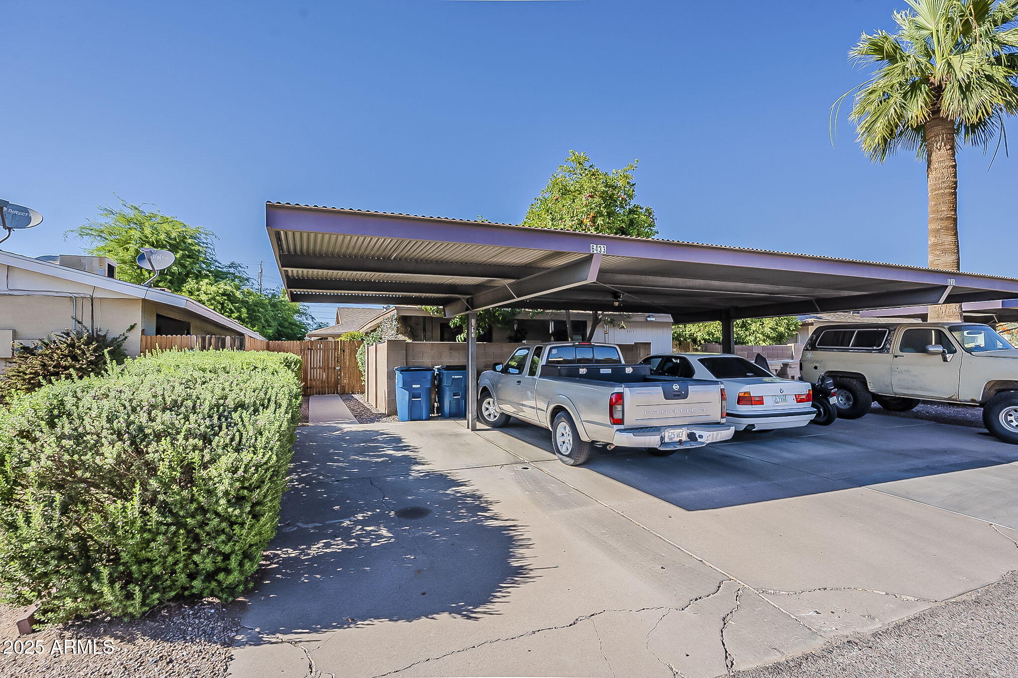 6433 E UNIVERSITY Drive