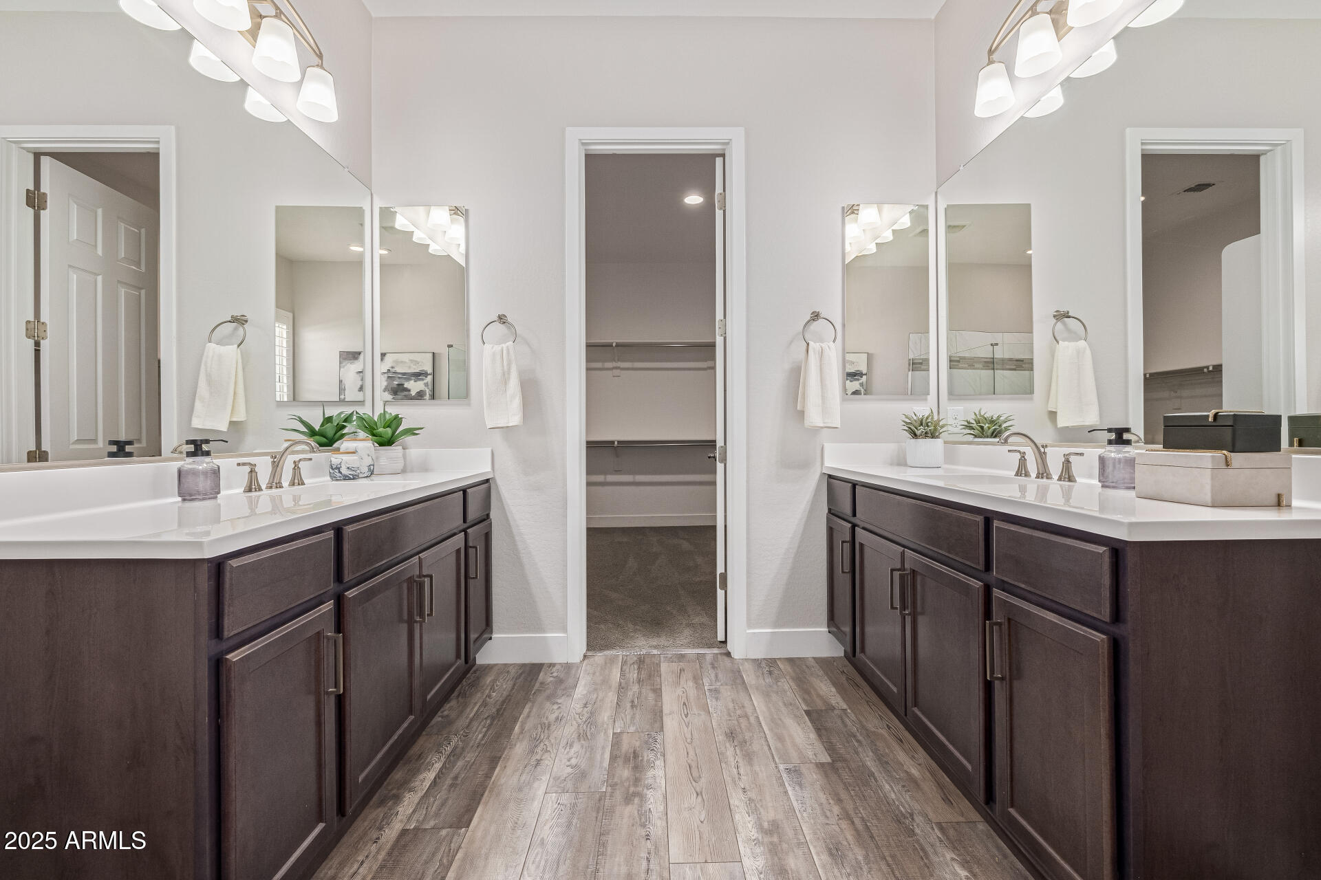 9809 E STROBE Avenue