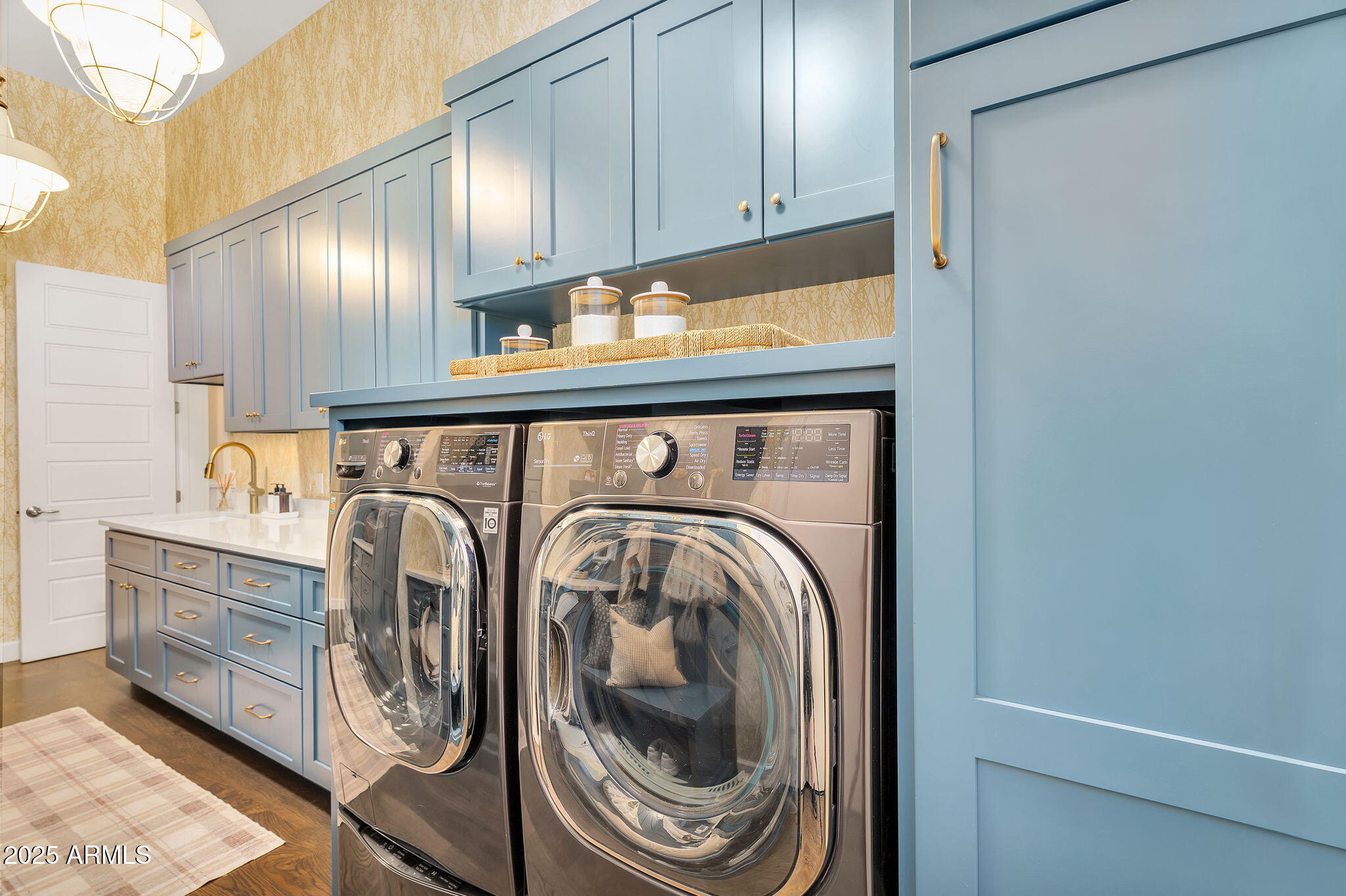 4037 E MINTON Circle