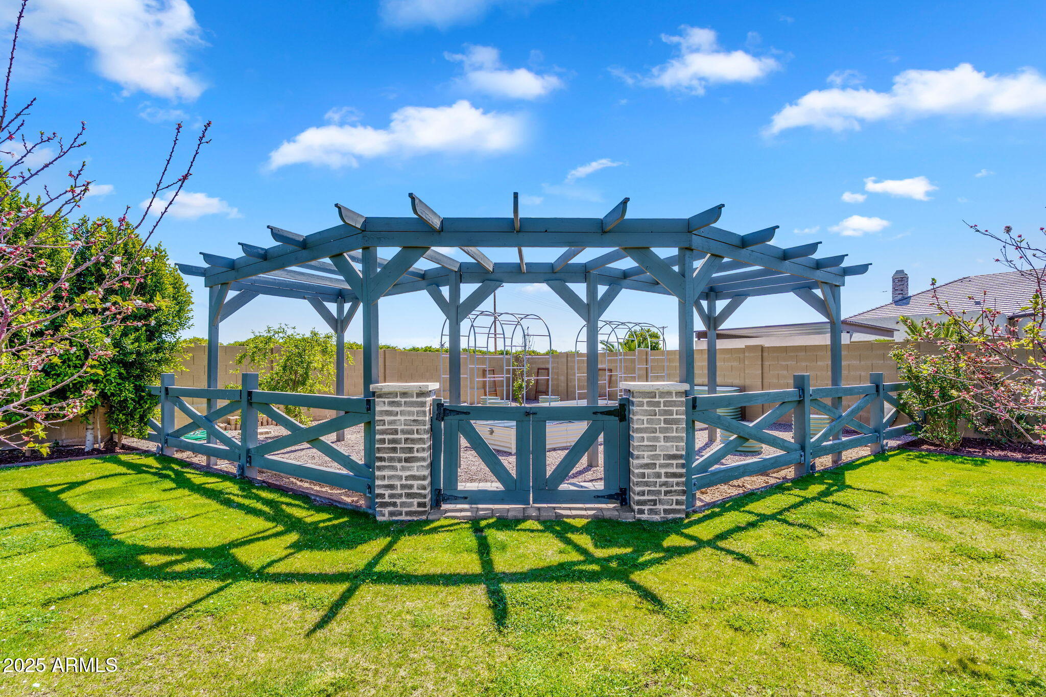 4037 E MINTON Circle